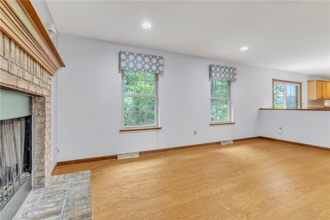 Cranberry Twp, Pennsylvania, 16066, United States, 4 Bedrooms Bedrooms, ,4 BathroomsBathrooms,Residential,For Sale,1985014