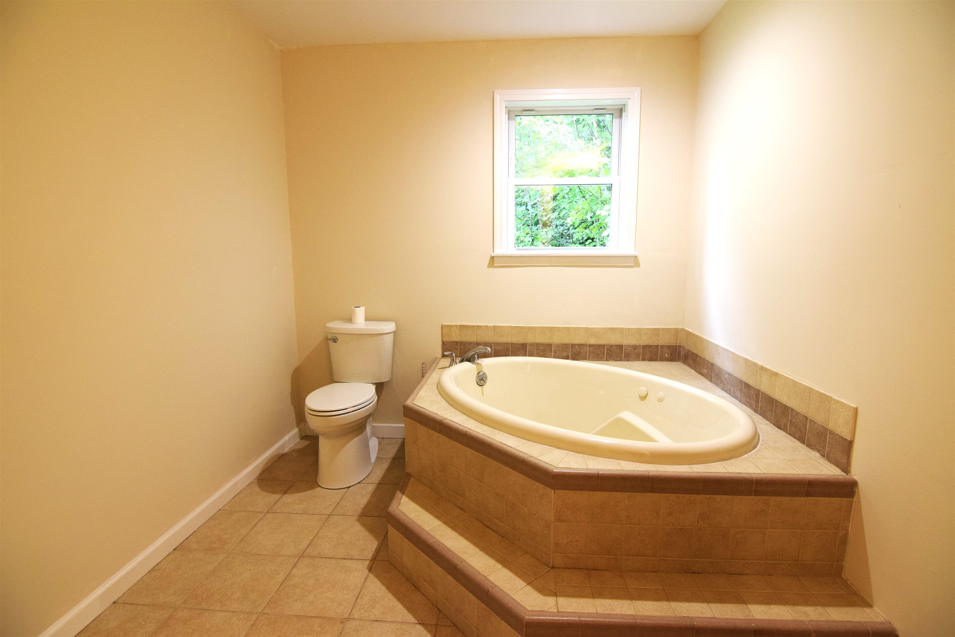 Sunapee, New Hampshire, 03782, United States, 2 Bedrooms Bedrooms, ,3 BathroomsBathrooms,Residential,For Sale,1932785