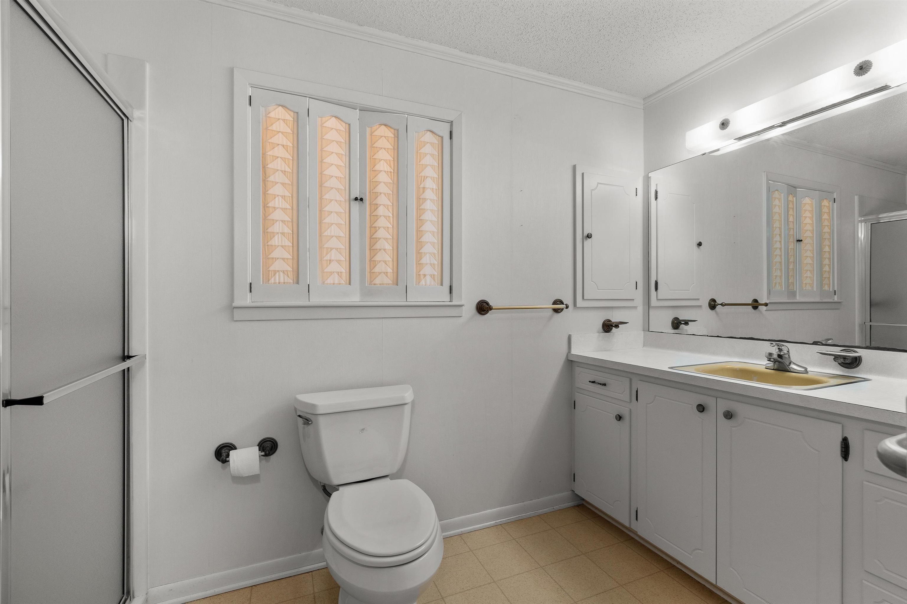 Henderson, Texas, 75654, United States, 3 Bedrooms Bedrooms, ,2 BathroomsBathrooms,Residential,For Sale,1983908