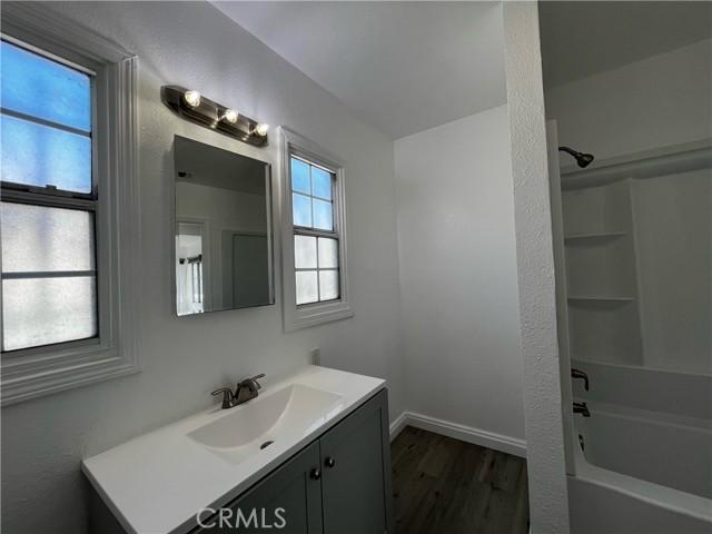 LA, California, 90008, United States, 5 Bedrooms Bedrooms, ,4 BathroomsBathrooms,Residential,For Sale,2023557