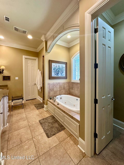 Clinton, Mississippi, 39056, United States, 5 Bedrooms Bedrooms, ,3 BathroomsBathrooms,Residential,For Sale,1904228