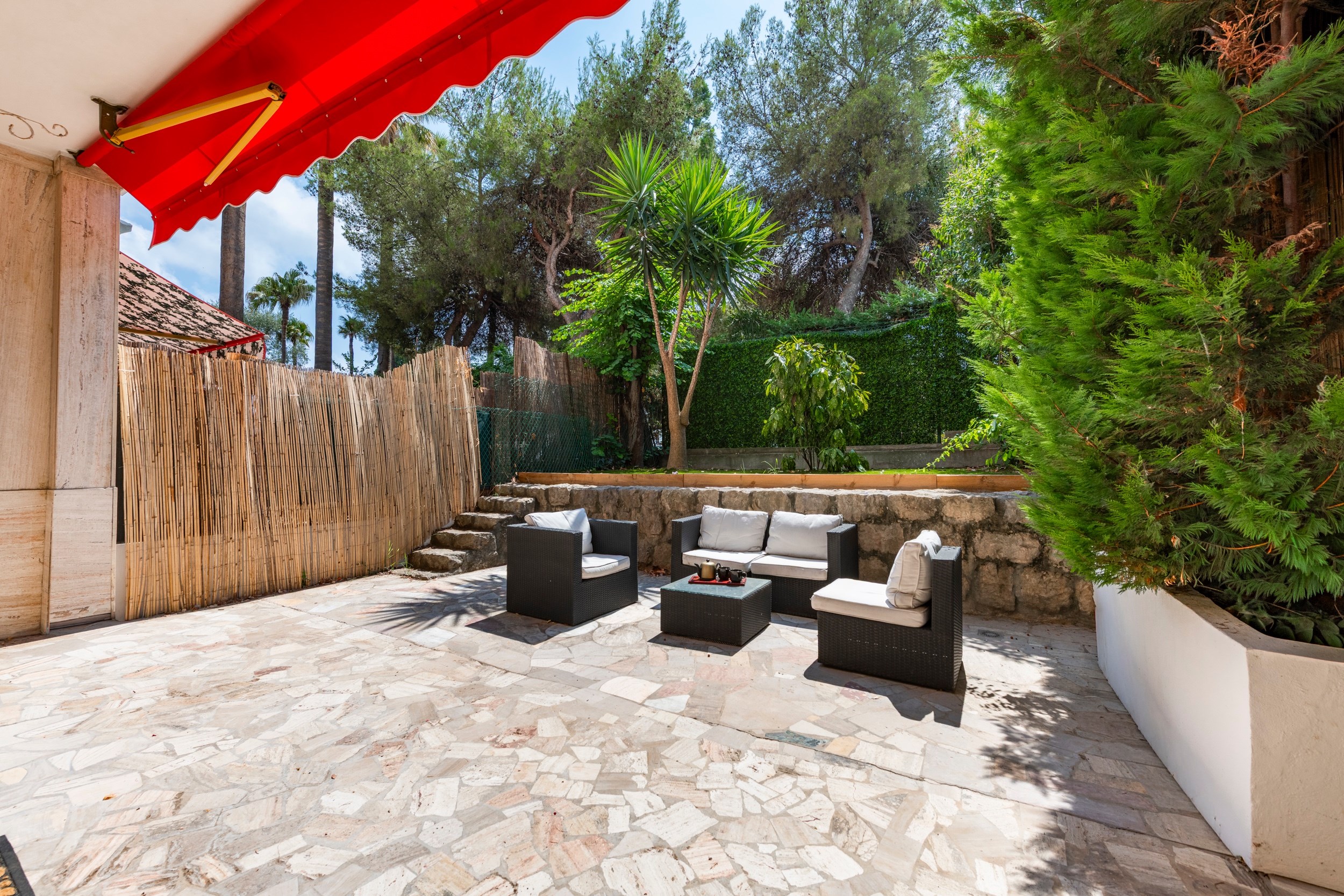  Nice, Le Port : 86 sq.m apartment with private garden on Boulevard Franck Pilat… - 物件實景