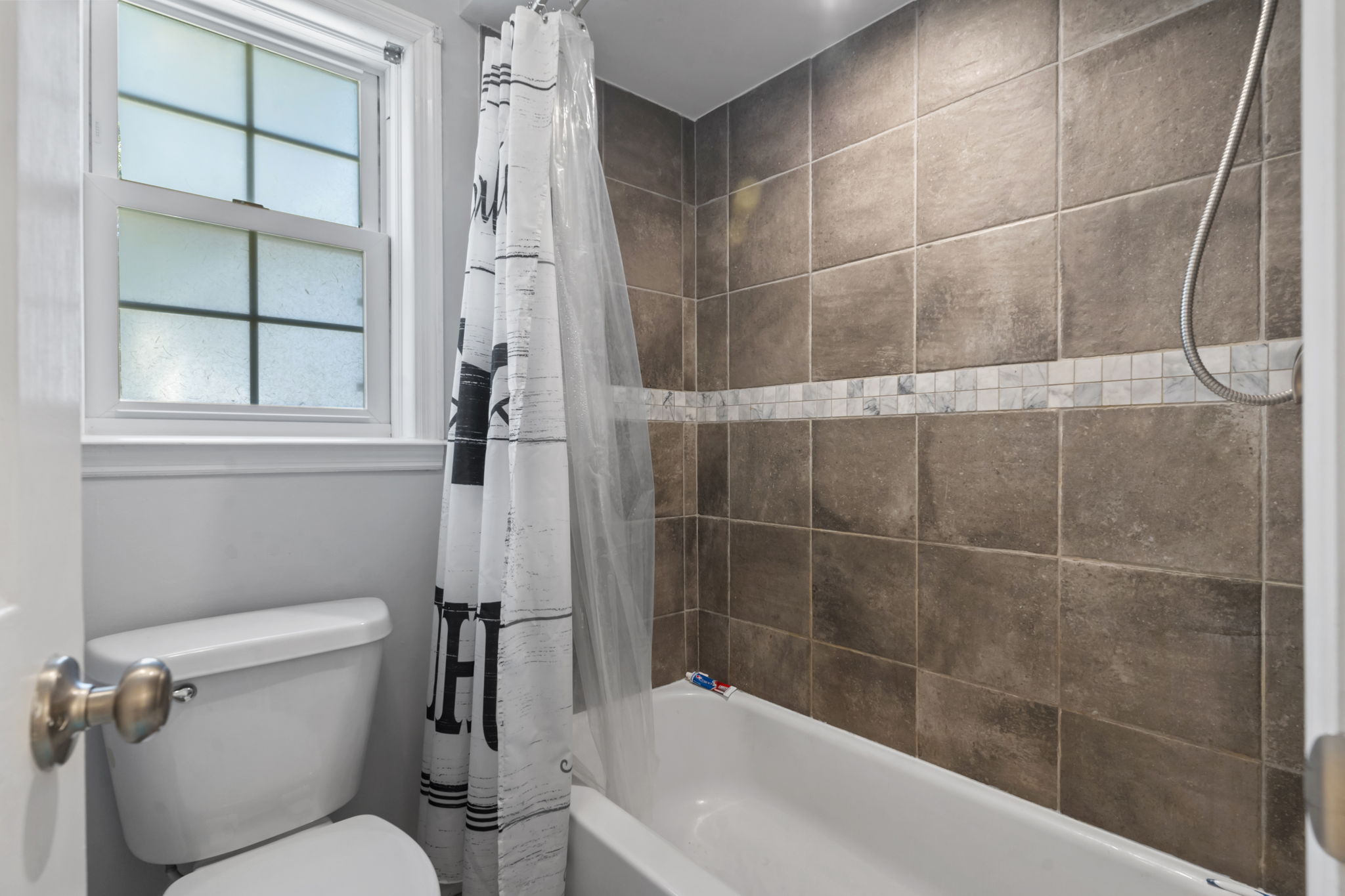 Galivants Ferry, South Carolina, 29544, United States, 4 Bedrooms Bedrooms, ,3 BathroomsBathrooms,Residential,For Sale,1986095