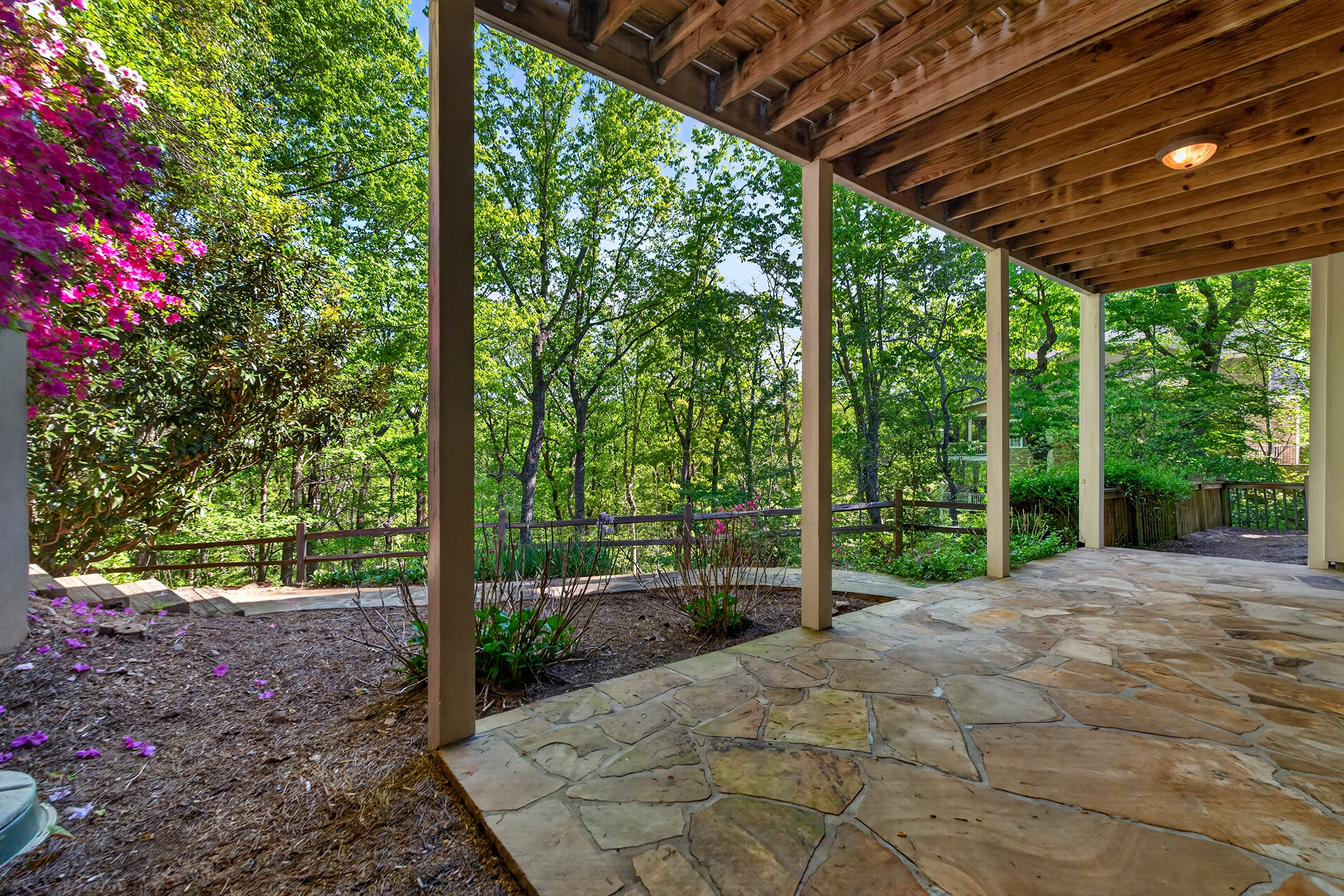  Beautifully Updated Ranch-Style Home in the Prestigious Achasta Golf Community - 物件實景