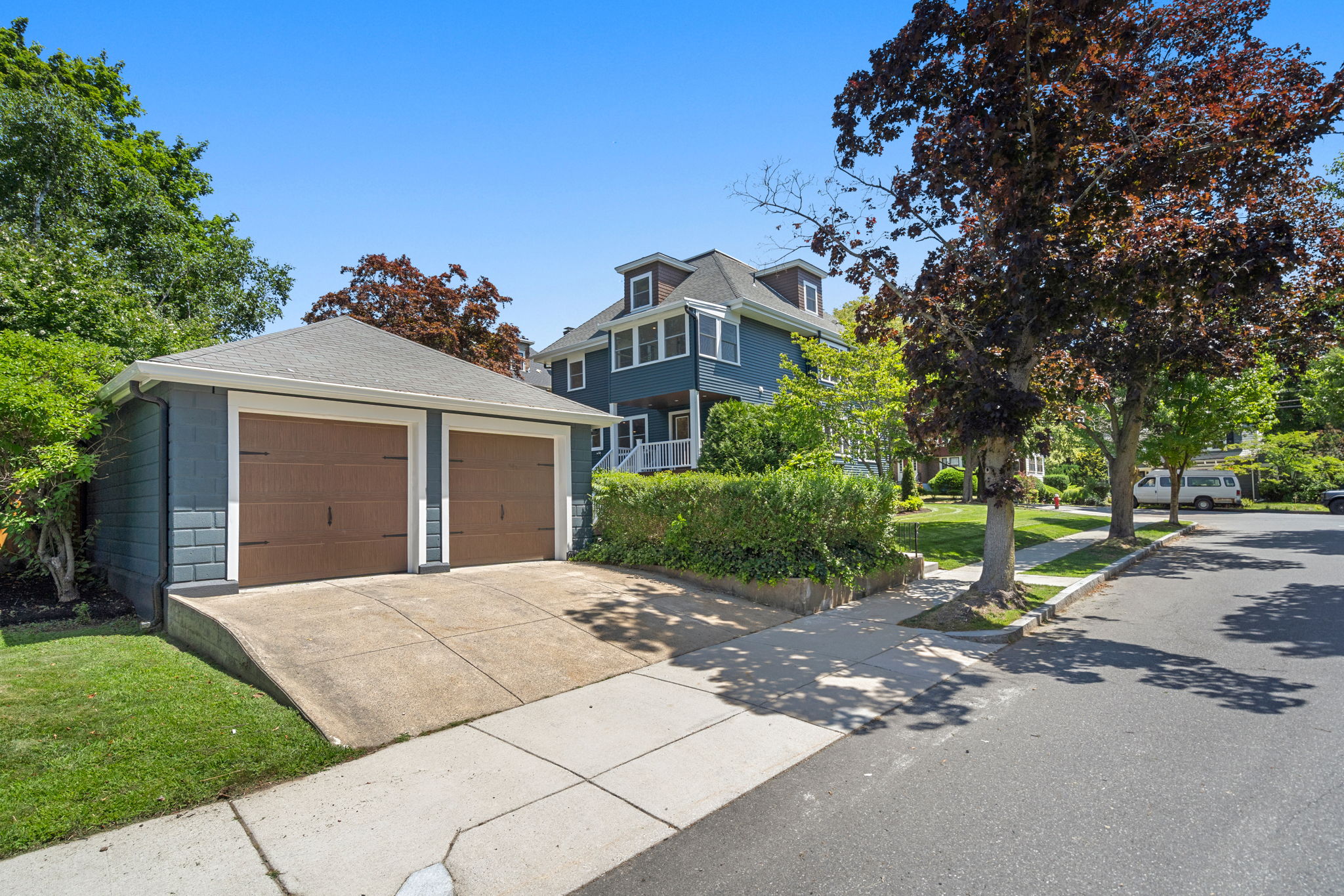  68 Barnard Avenue, Watertown, MA, 02472 - 物件實景