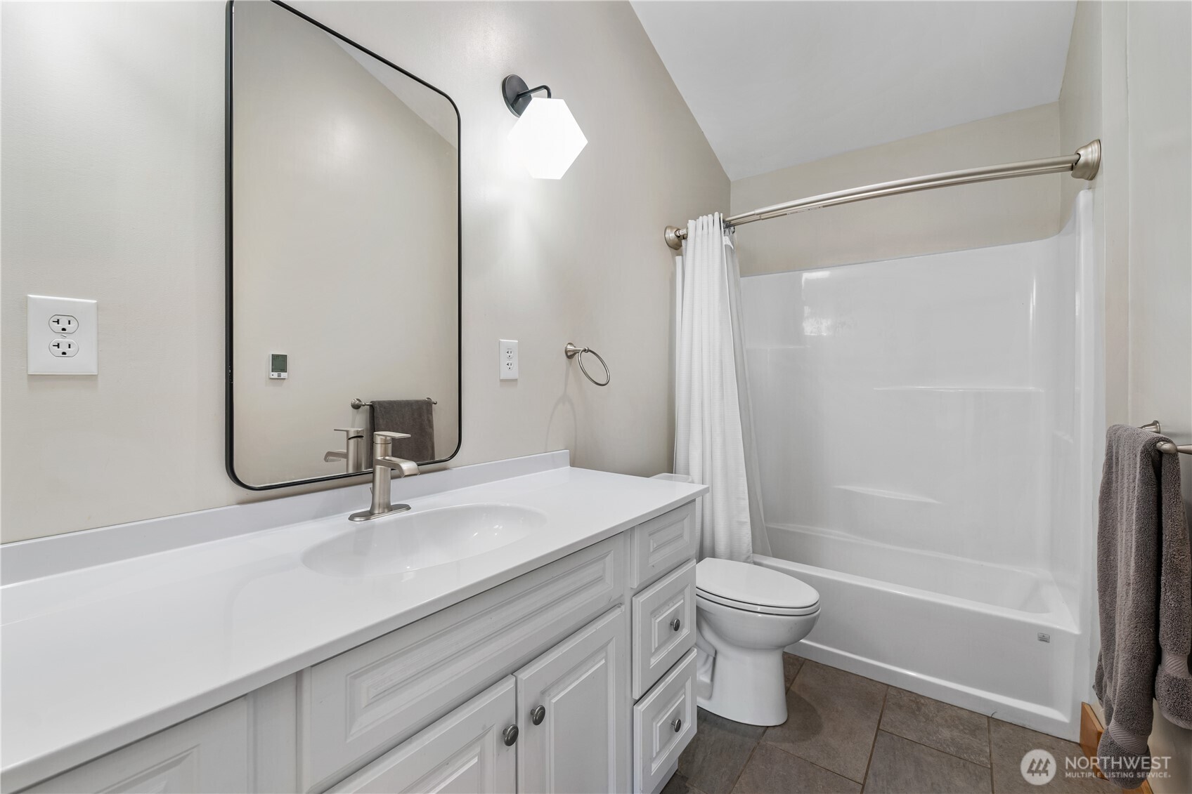 Friday Harbor, Washington, 98250, United States, 3 Bedrooms Bedrooms, ,1 BathroomBathrooms,Residential,For Sale,1770536