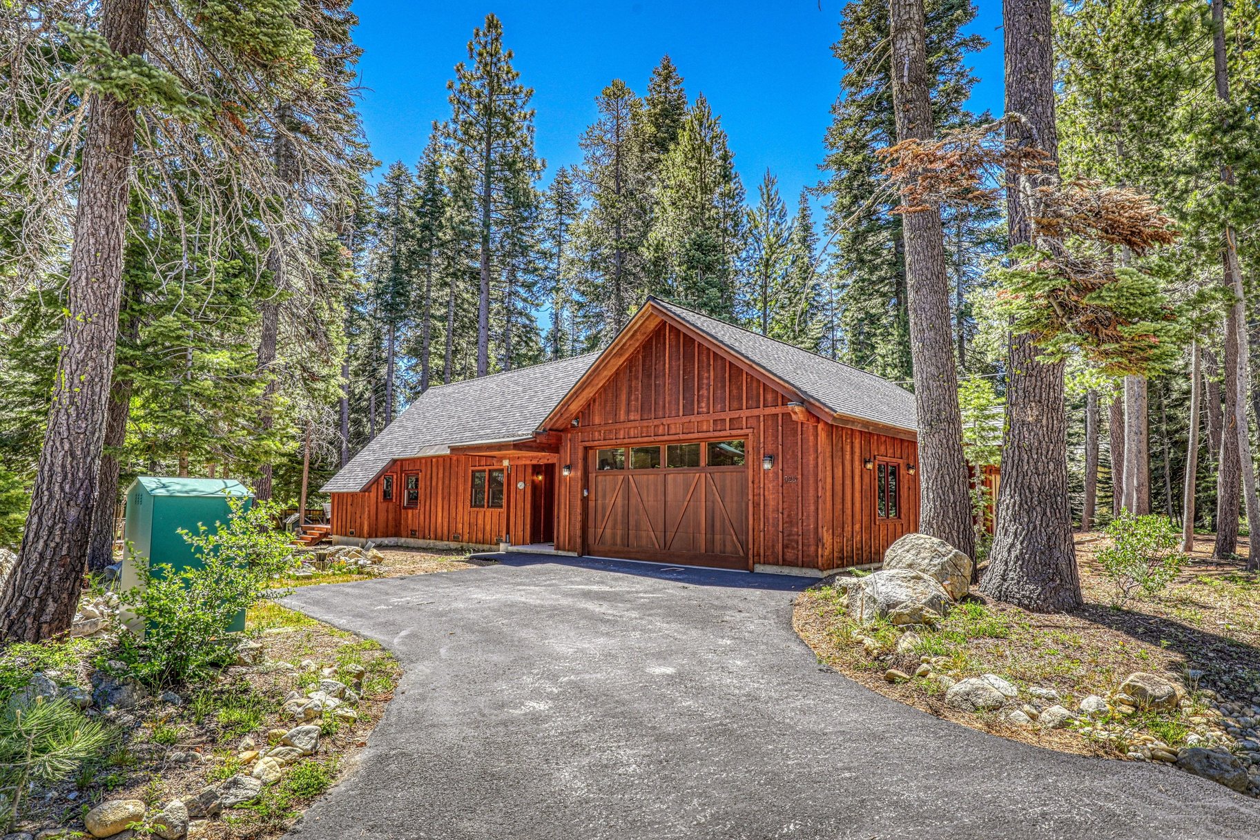  Home 3 Blocks from Lake Tahoe with 4 Car Garage for Cars & Boats - 物件實景