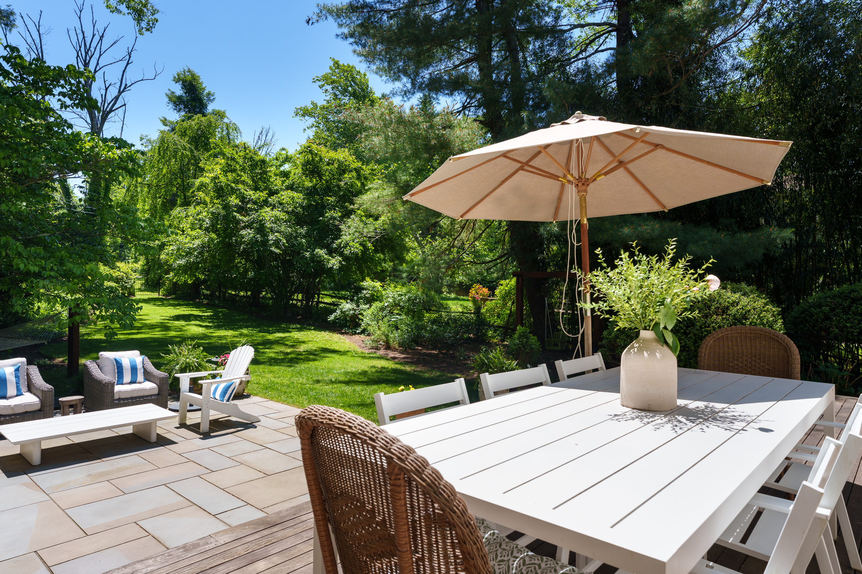  A Magical Backyard and Magazine-Worthy Kitchen - 物件實景