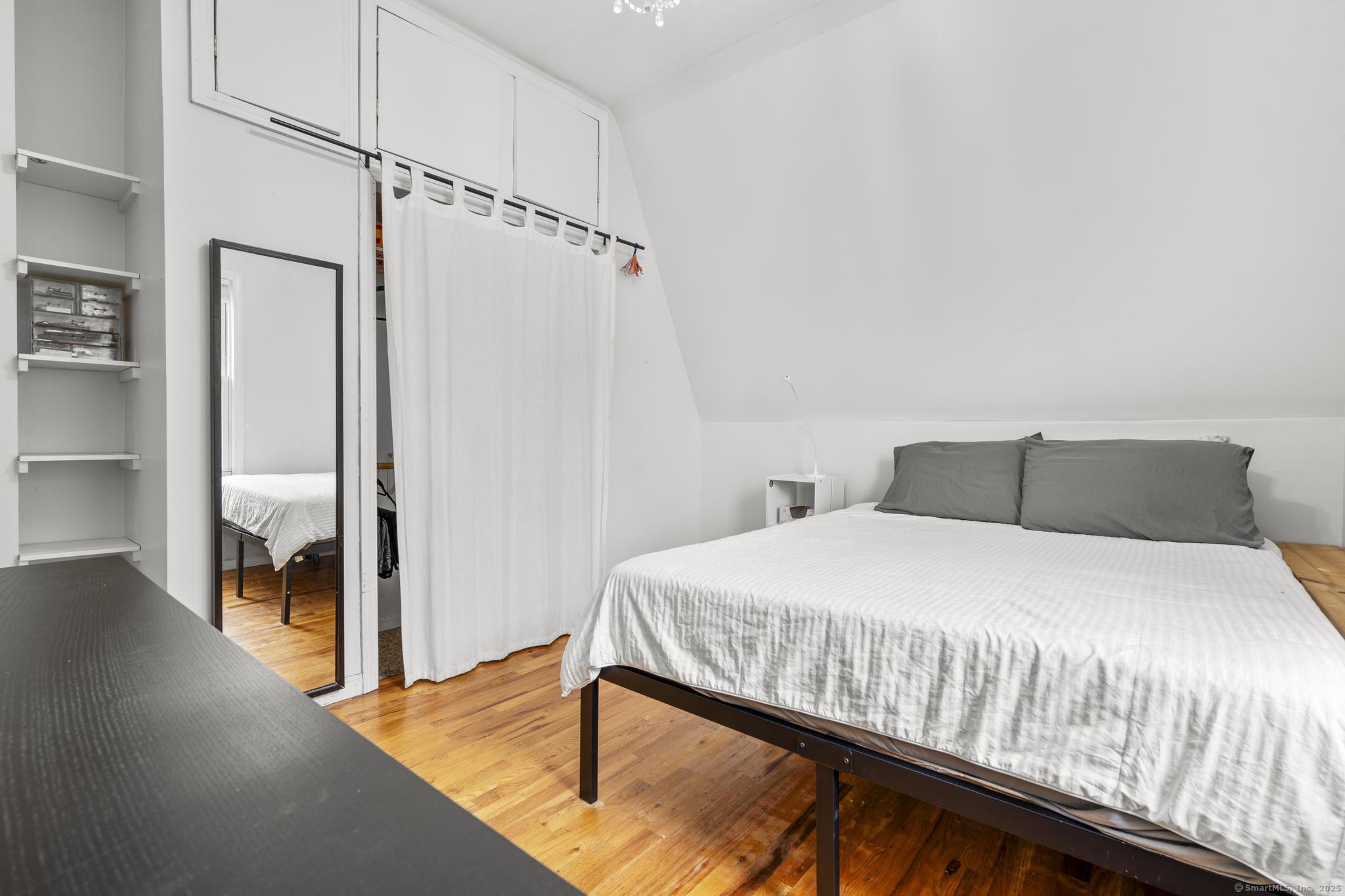 Fairfield, Connecticut, 06825, United States, 3 Bedrooms Bedrooms, ,2 BathroomsBathrooms,Residential,For Sale,1990331