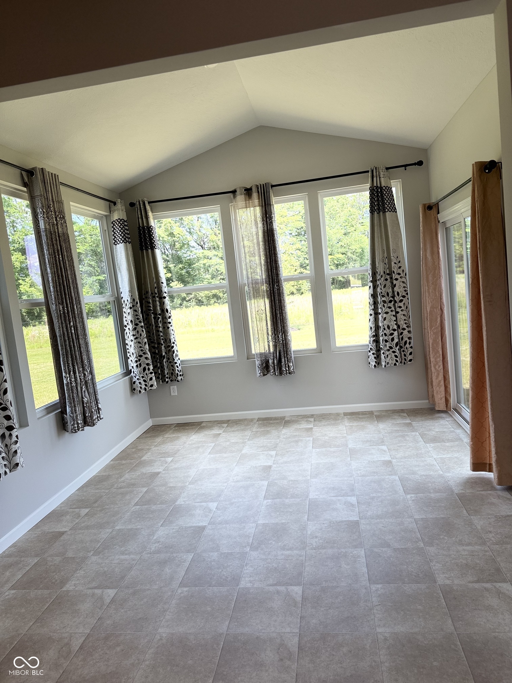 Avon, Indiana, 46123, United States, 5 Bedrooms Bedrooms, ,3 BathroomsBathrooms,Residential,For Sale,1920790