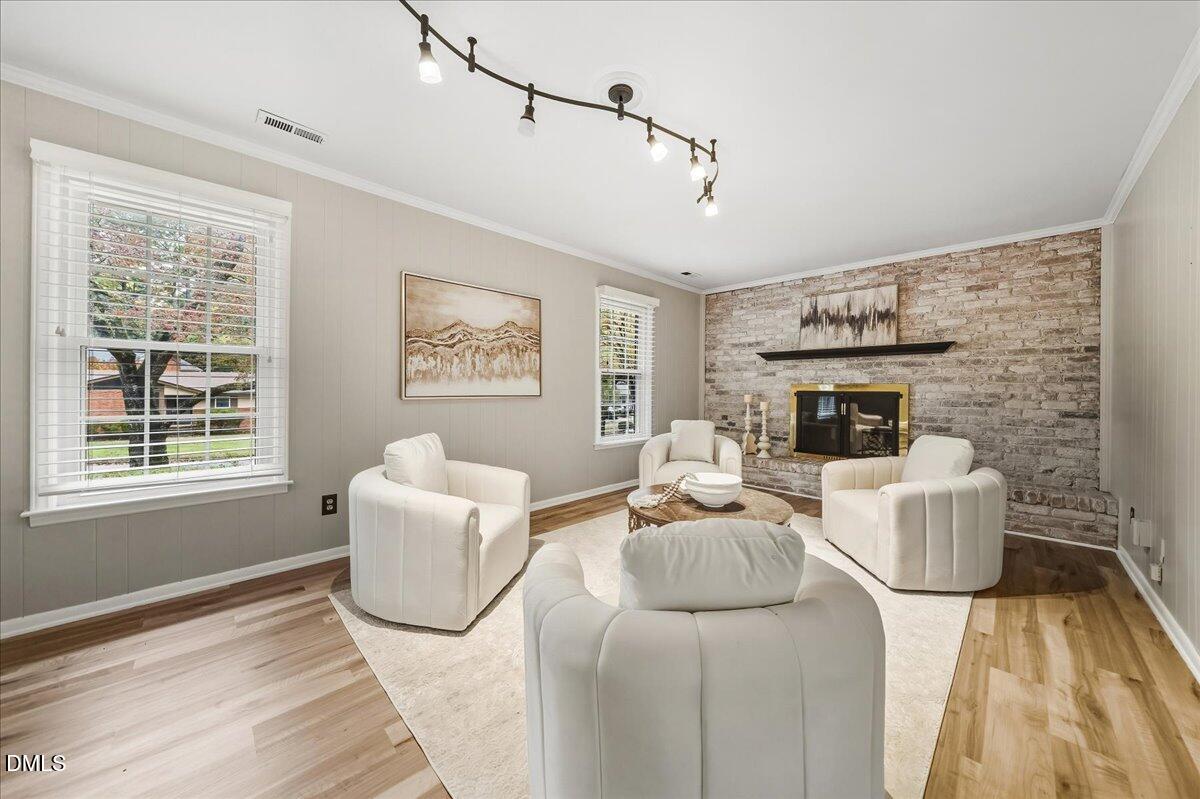 Raleigh, North Carolina, 27609, United States, 3 Bedrooms Bedrooms, ,3 BathroomsBathrooms,Residential,For Sale,1954516