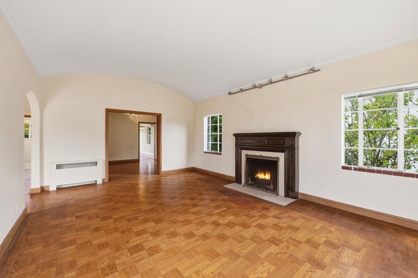 Burlingame, California, 94010, United States, 2 Bedrooms Bedrooms, ,2 BathroomsBathrooms,Residential,For Sale,1987615