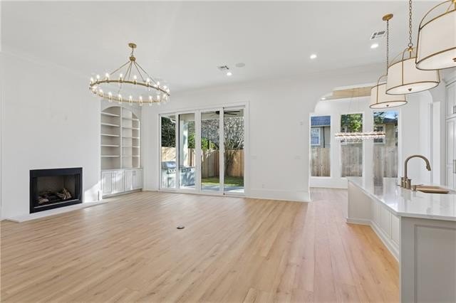 Metairie, Louisiana, 70005, United States, 6 Bedrooms Bedrooms, ,5 BathroomsBathrooms,Residential,For Sale,2010841