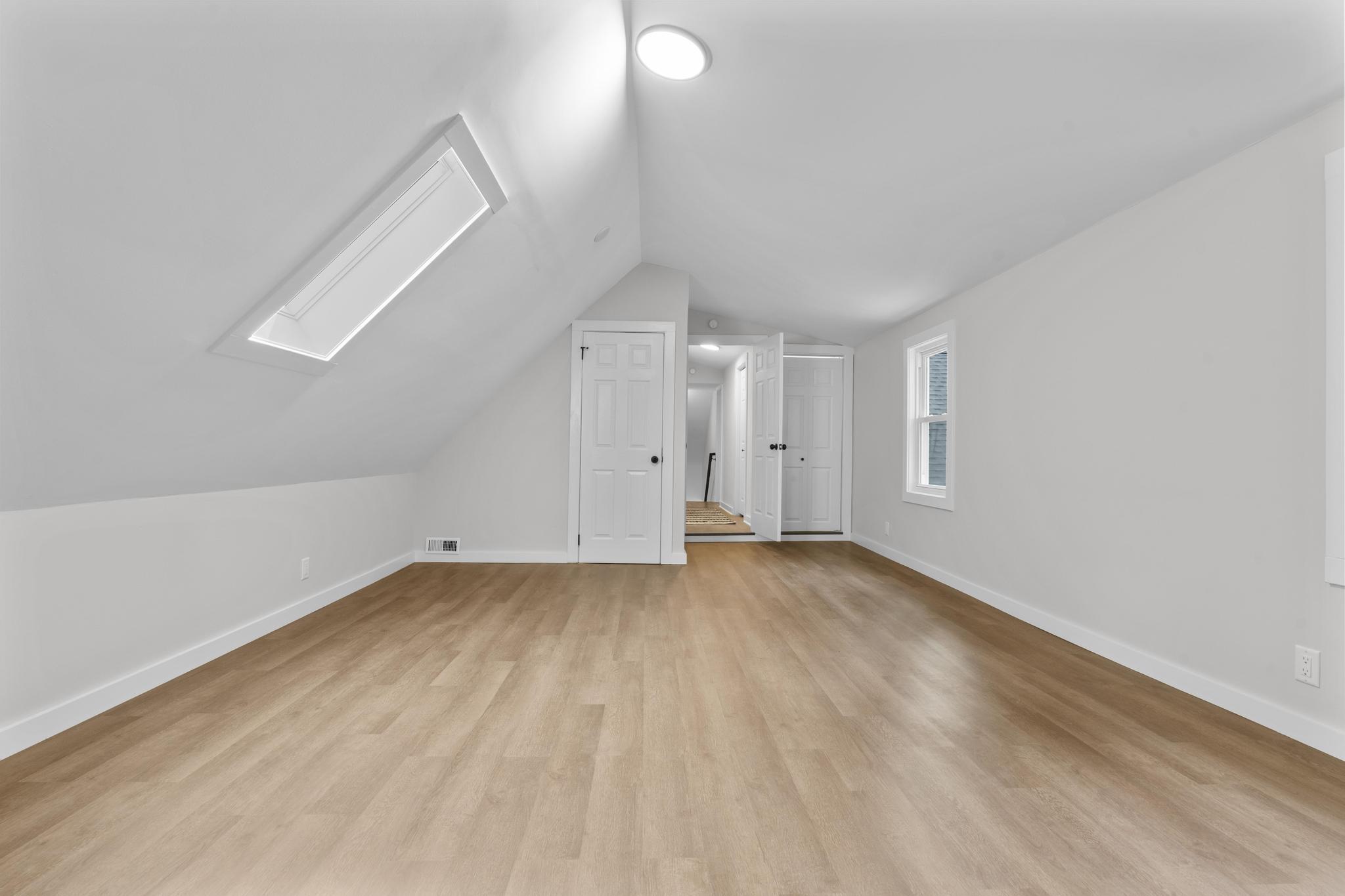 Newtown, Connecticut, 06482, United States, 4 Bedrooms Bedrooms, ,3 BathroomsBathrooms,Residential,For Sale,1991779