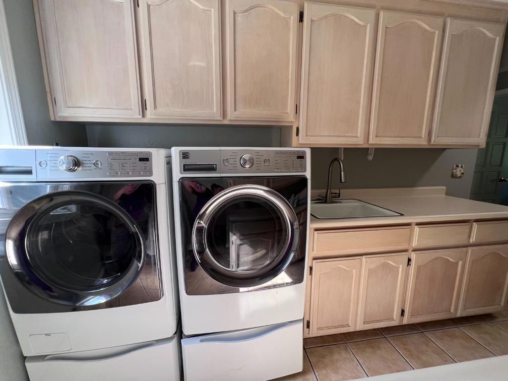 Aromas, California, 95004, United States, 3 Bedrooms Bedrooms, ,3 BathroomsBathrooms,Residential,For Sale,2048722