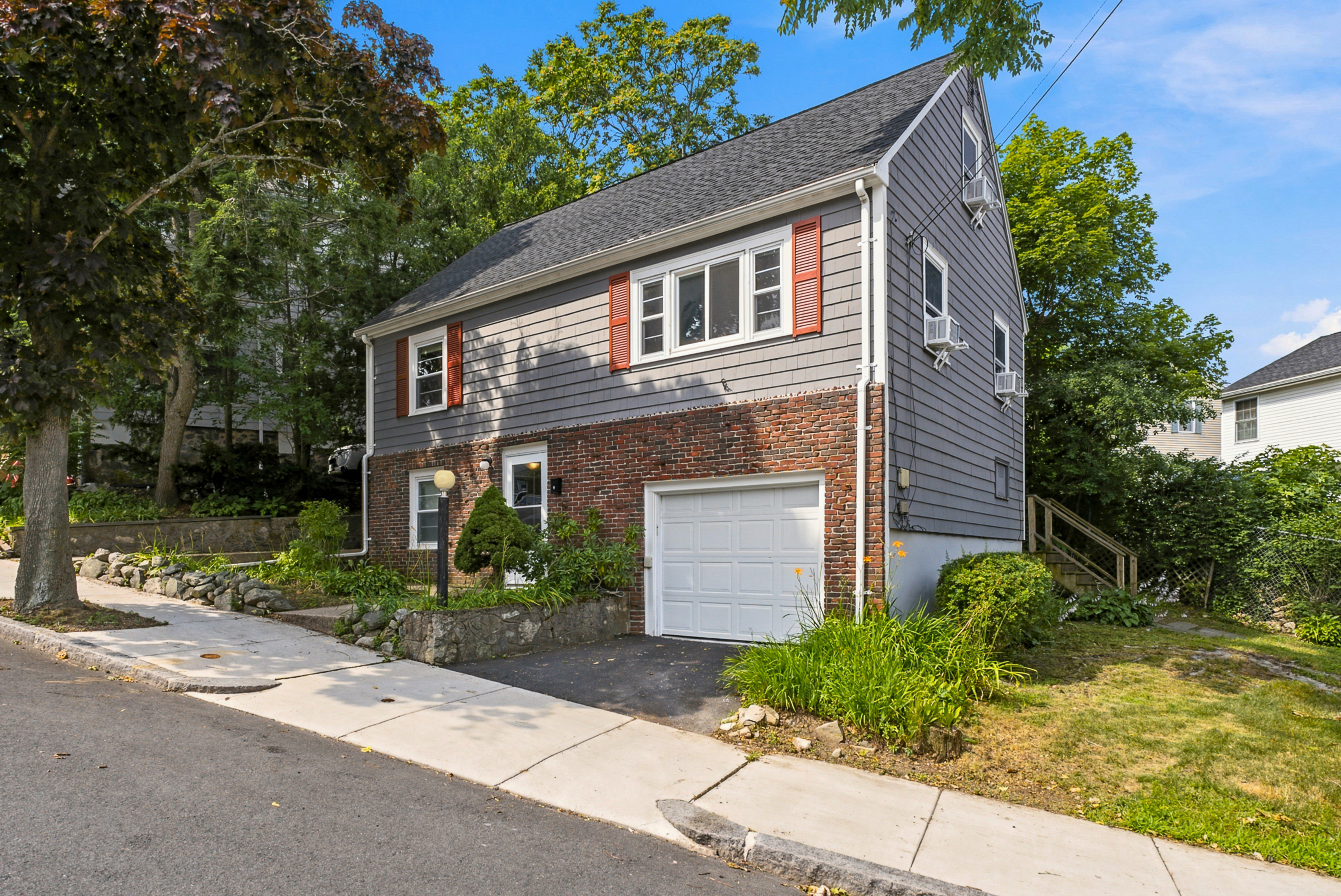  28 Preston St, Malden, MA, 02148 - 物件實景