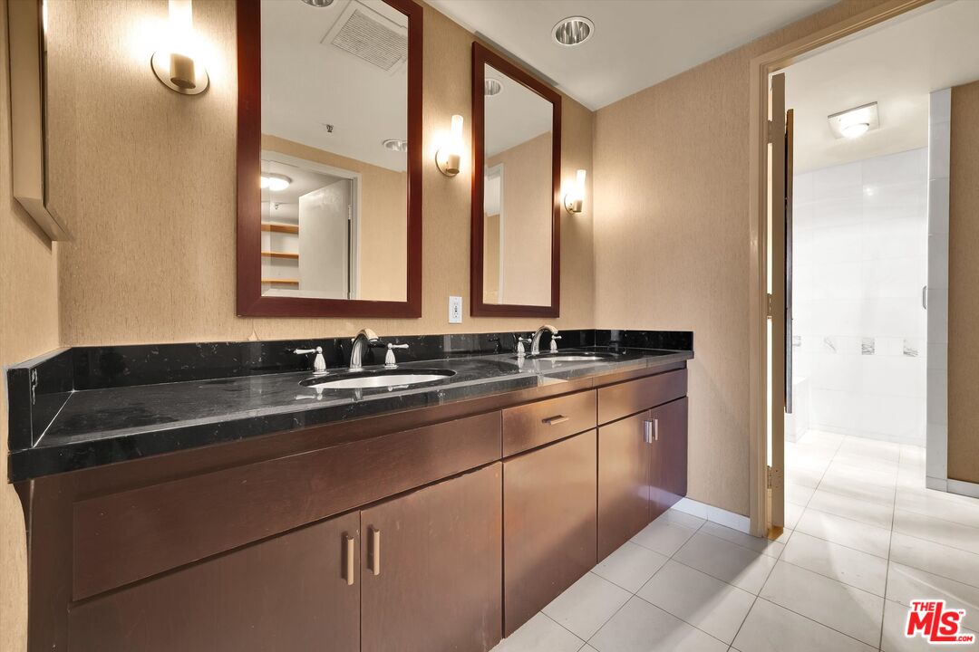 Los Angeles, California, 90024, United States, 2 Bedrooms Bedrooms, ,1 BathroomBathrooms,Residential,For Sale,1998471