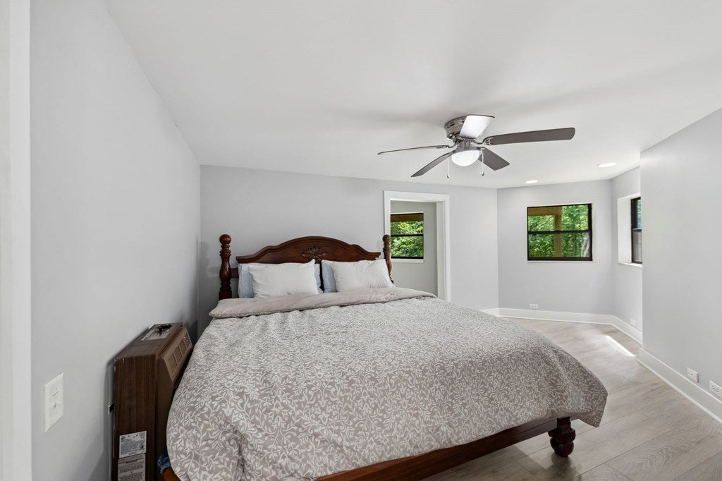 Ellijay, Georgia, 30540, United States, 5 Bedrooms Bedrooms, ,5 BathroomsBathrooms,Residential,For Sale,1868155