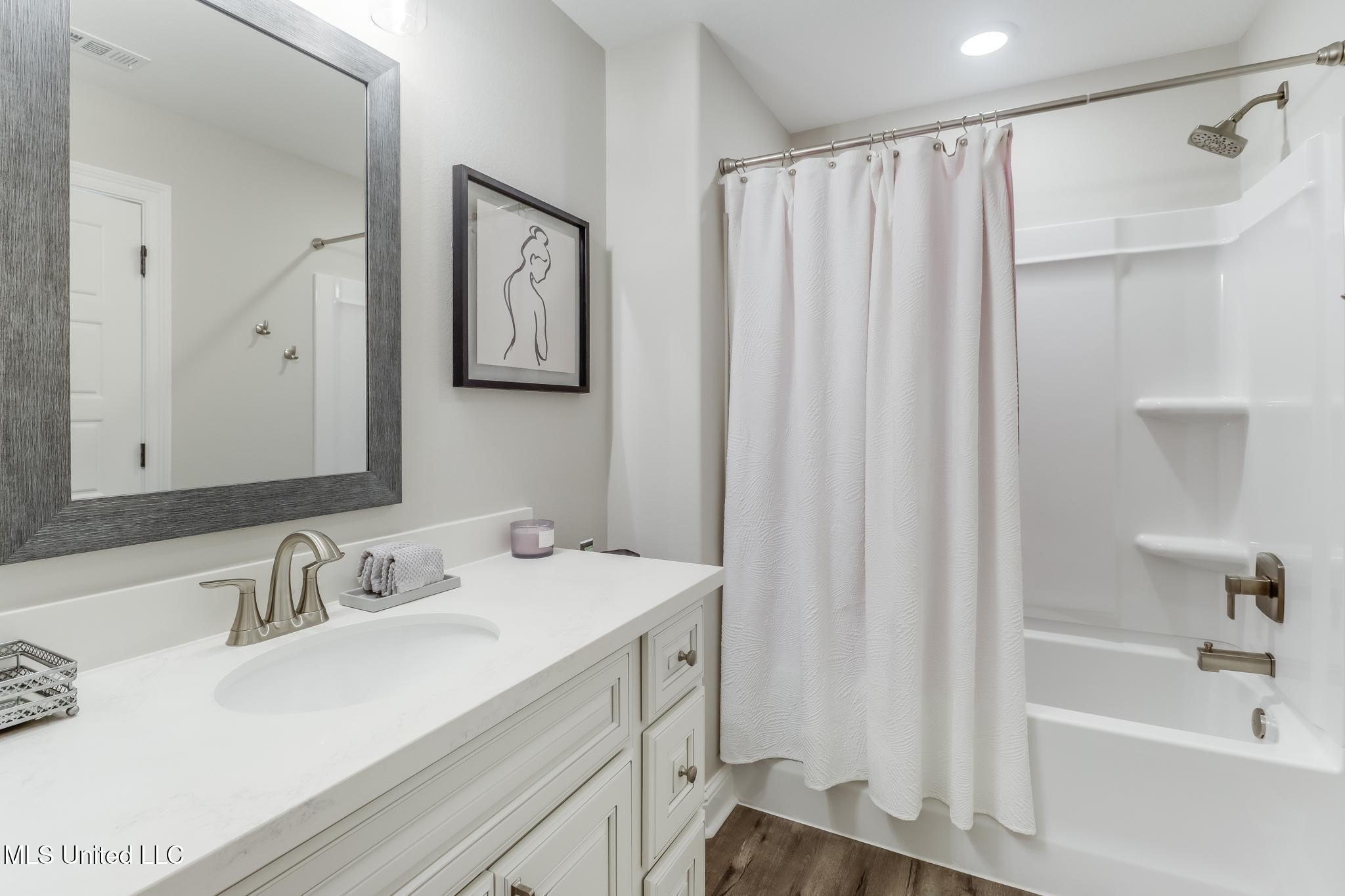 Gulfport, Mississippi, 39503, United States, 5 Bedrooms Bedrooms, ,3 BathroomsBathrooms,Residential,For Sale,2005321