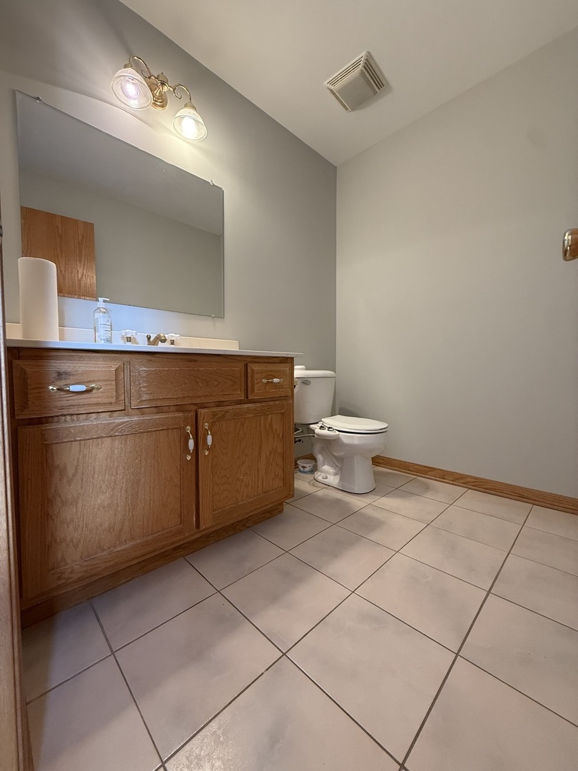 Burbank, Illinois, 60459, United States, 4 Bedrooms Bedrooms, ,3 BathroomsBathrooms,Residential,For Sale,1921383