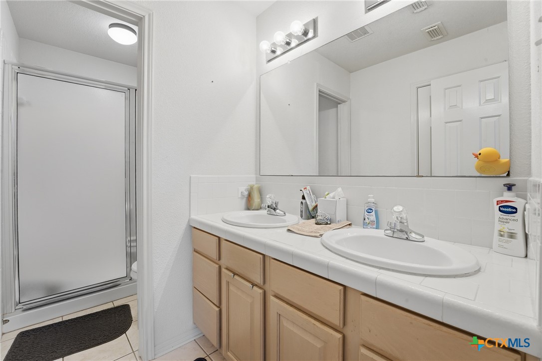 Seguin, Texas, 78155, United States, 5 Bedrooms Bedrooms, ,3 BathroomsBathrooms,Residential,For Sale,2049422