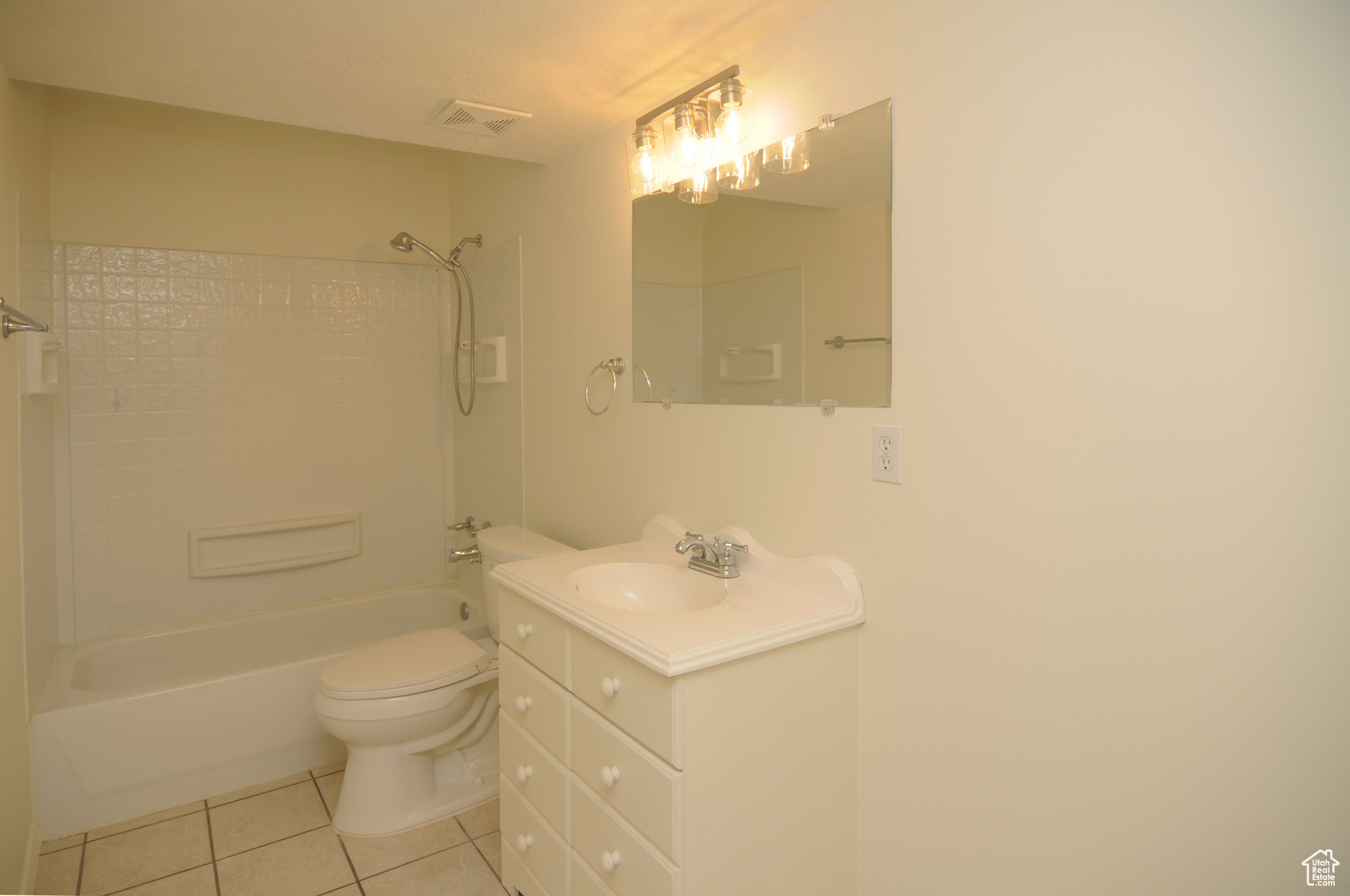 Clinton, Utah, 84015, United States, 4 Bedrooms Bedrooms, ,3 BathroomsBathrooms,Residential,For Sale,1970370