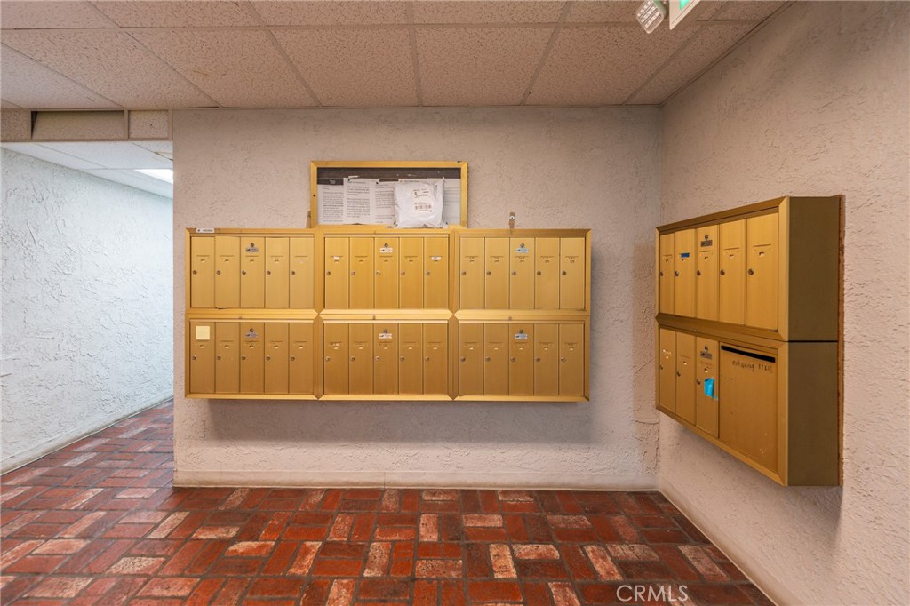 Los Angeles, California, 90024, United States, 2 Bedrooms Bedrooms, ,2 BathroomsBathrooms,Residential,For Sale,1828598