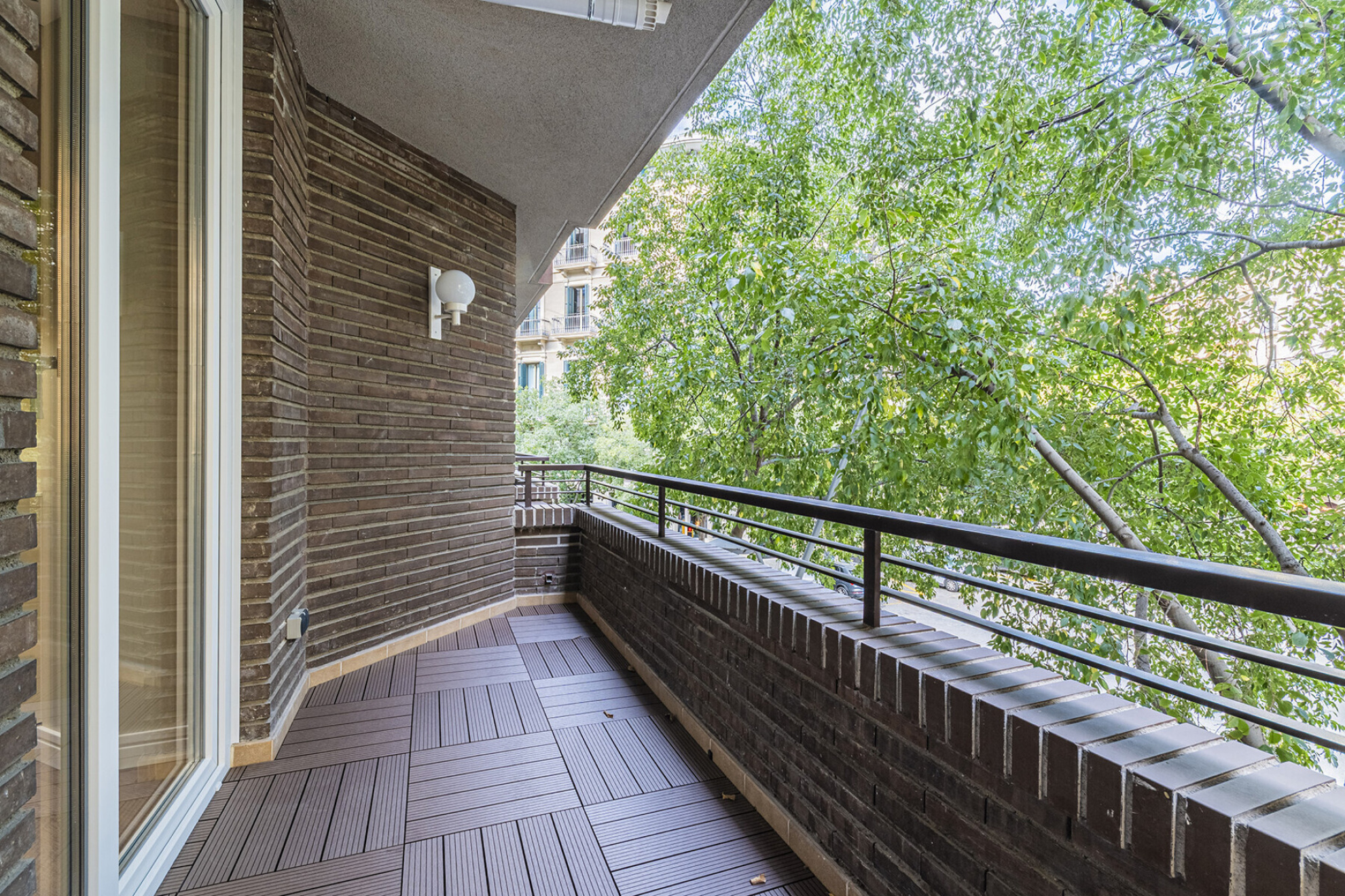  Exterior diaphanous apartment with 2 terraces, newly renovated in Quadrat d