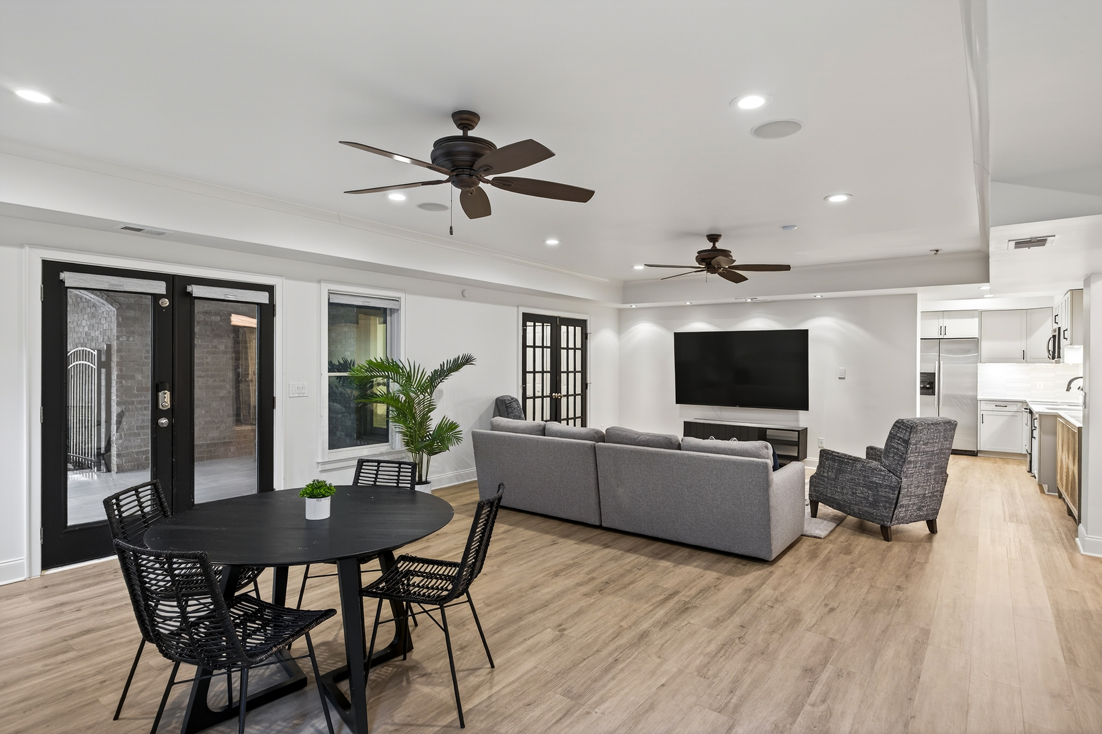  Timeless Style, Incredible Space and Convenient Brookwood Location - 物件實景