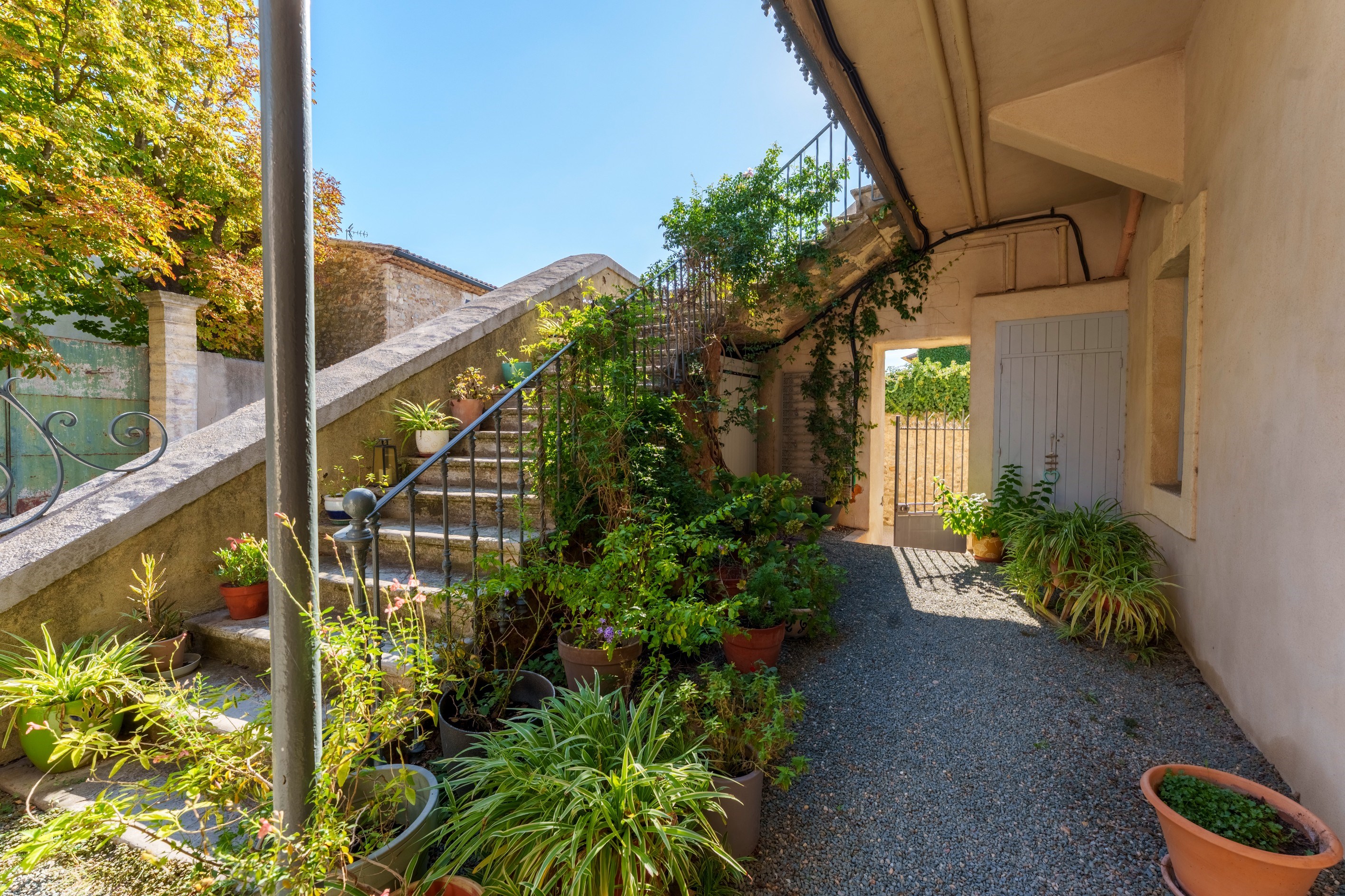  Elegant Village Residence & Established Hospitality Business Near Pézenas - 物件實景