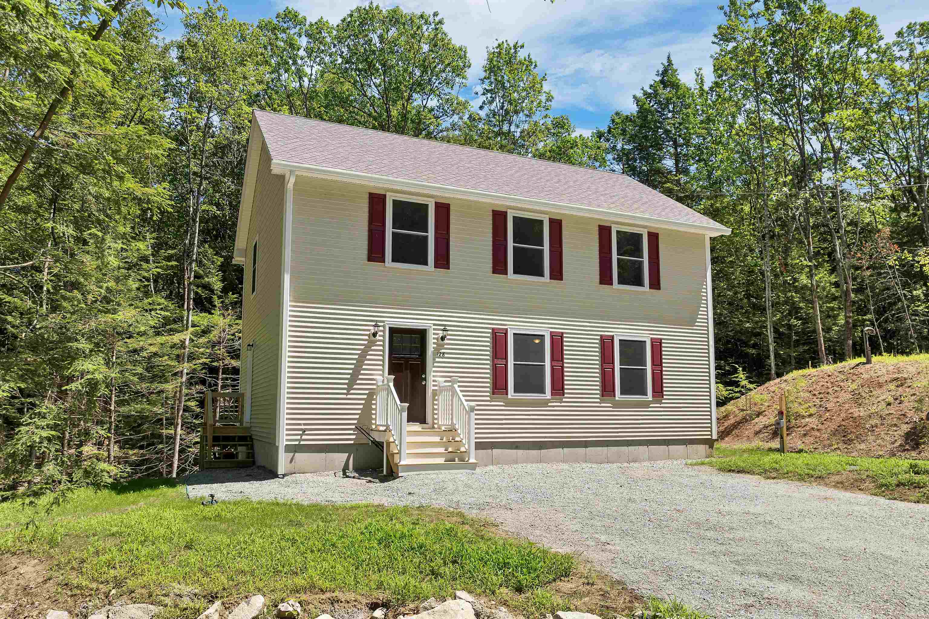 Bennington, New Hampshire, 03442, United States, 3 Bedrooms Bedrooms, ,2 BathroomsBathrooms,Residential,For Sale,1898255