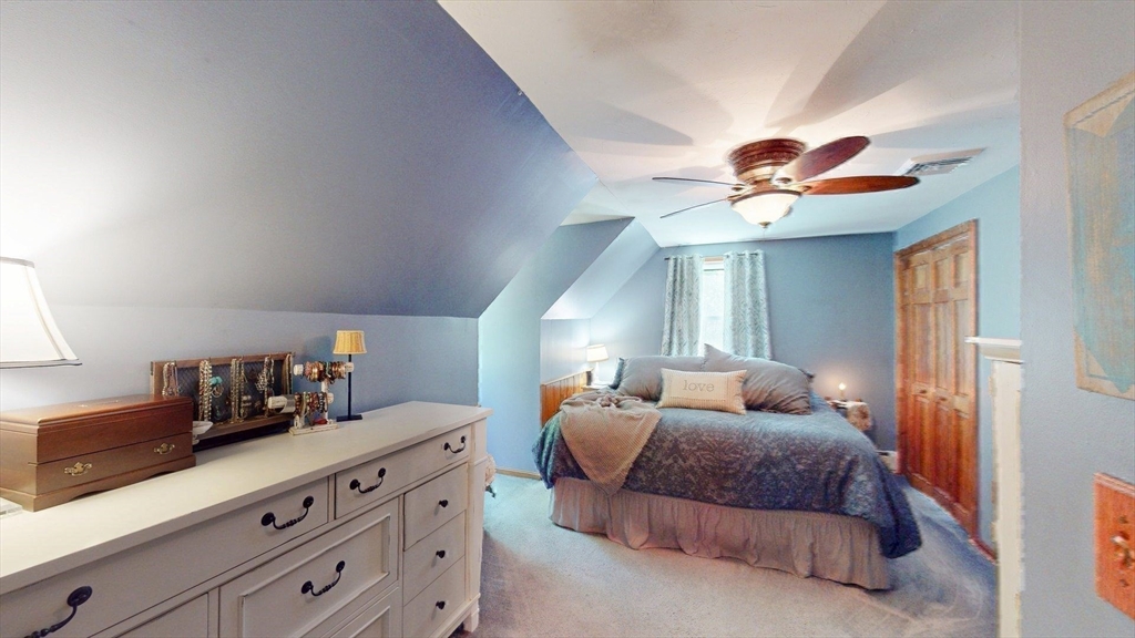 Franklin, Massachusetts, 02038, United States, 3 Bedrooms Bedrooms, ,2 BathroomsBathrooms,Residential,For Sale,1976390