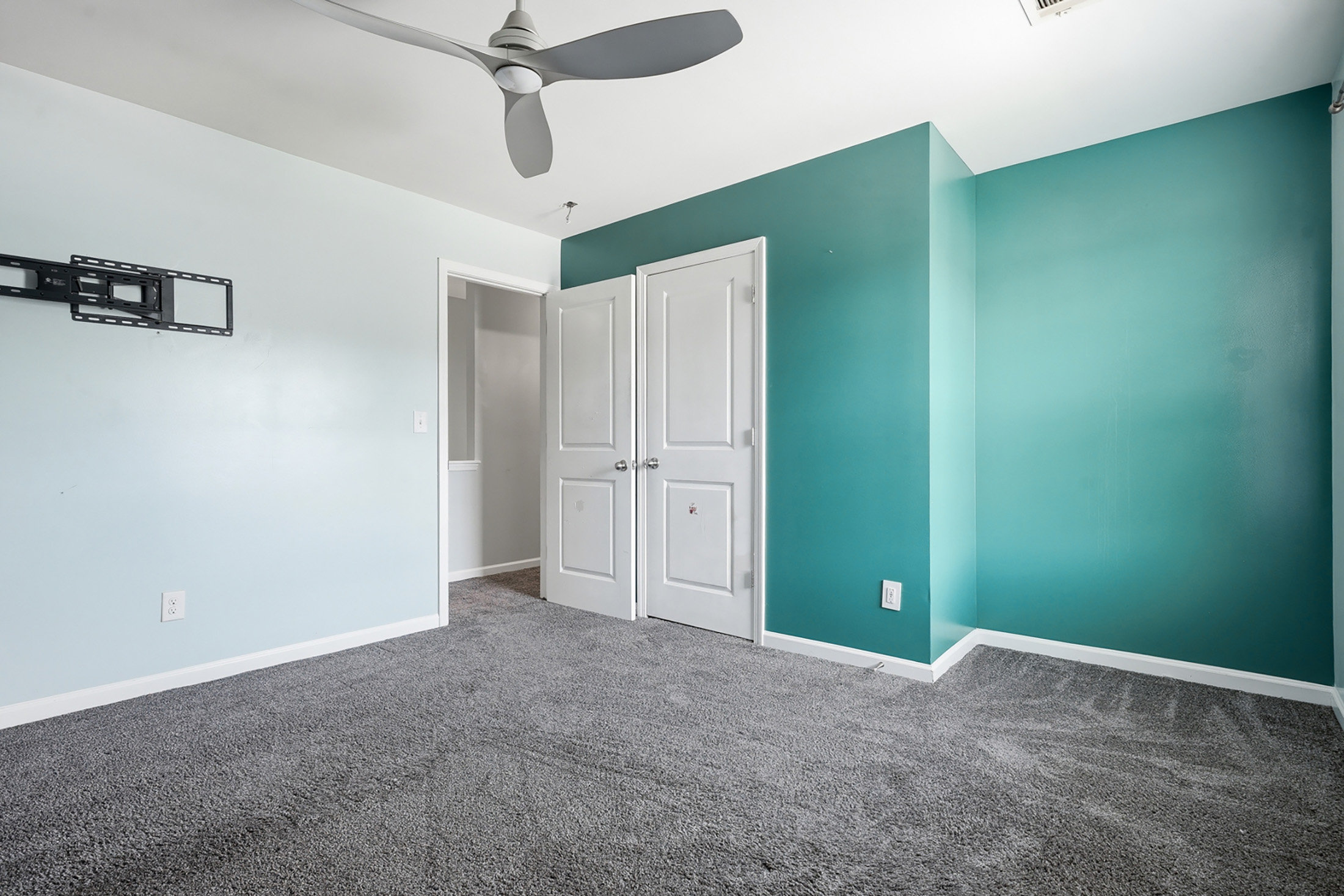  Charming Three Bedroom Home in Friendly Community - 物件實景