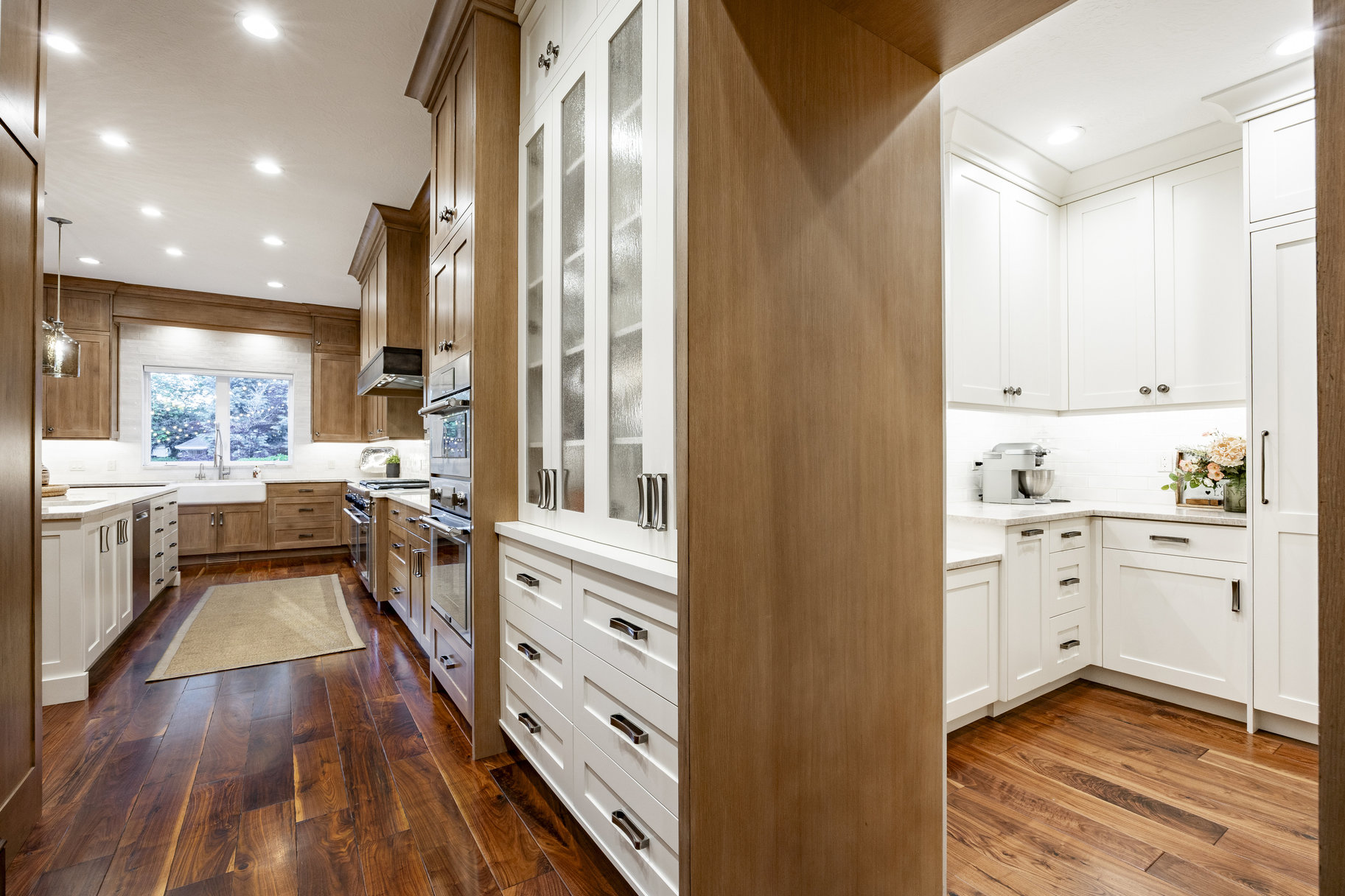  Gated West Jordan 2 Story Estate with 10 Car Garage and Swimming Pool - 物件實景