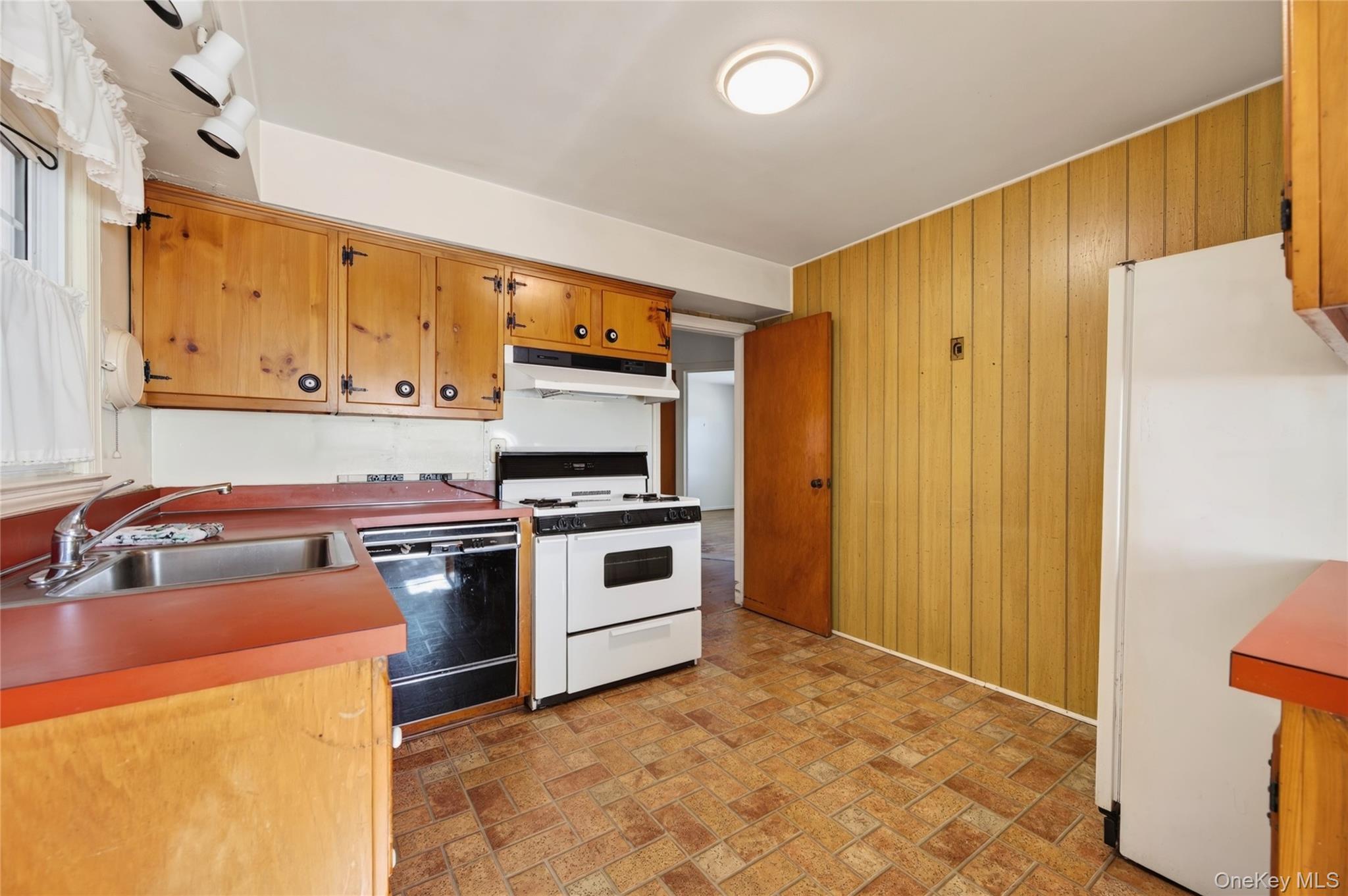  35 Ross Lane, East Norwich, NY, 11732 - 物件實景