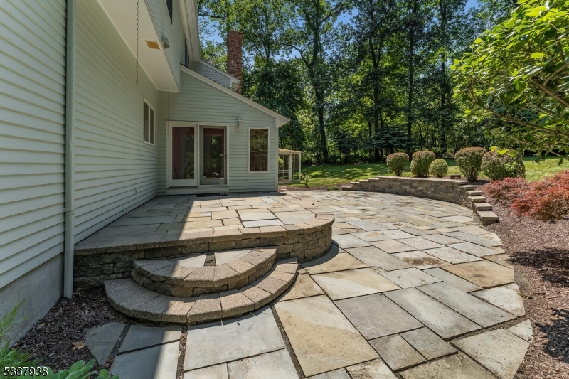 Raritan Twp., New Jersey, 08822, United States, 4 Bedrooms Bedrooms, ,3 BathroomsBathrooms,Residential,For Sale,1988299