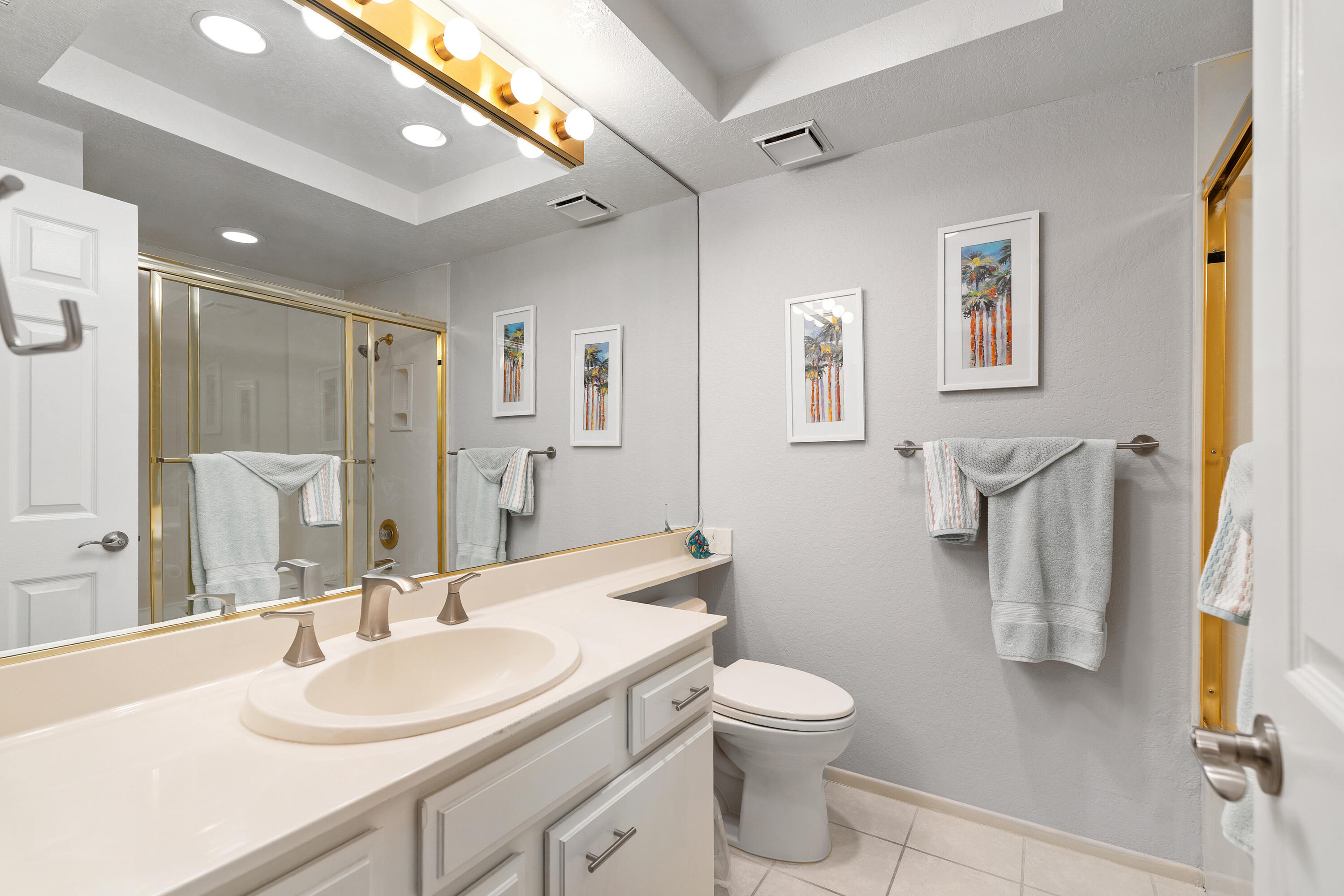 Palm Desert, California, 92260, United States, 3 Bedrooms Bedrooms, ,2 BathroomsBathrooms,Residential,For Sale,1991585