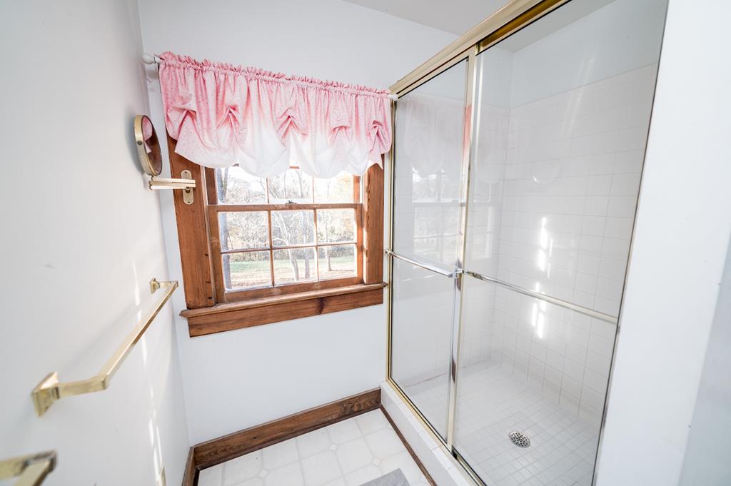Gladstone, Virginia, 24553, United States, 2 Bedrooms Bedrooms, ,3 BathroomsBathrooms,Residential,For Sale,1801493