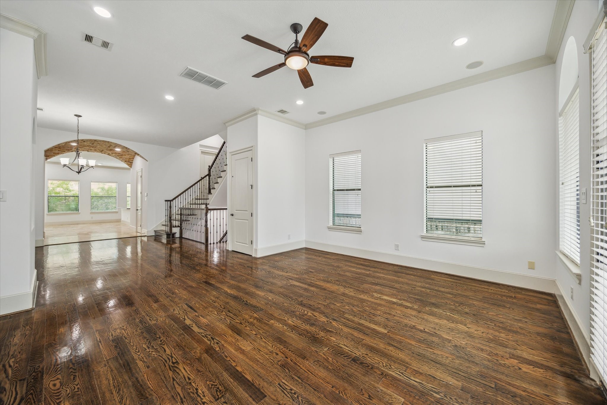  5411 Gibson Street - 物件實景