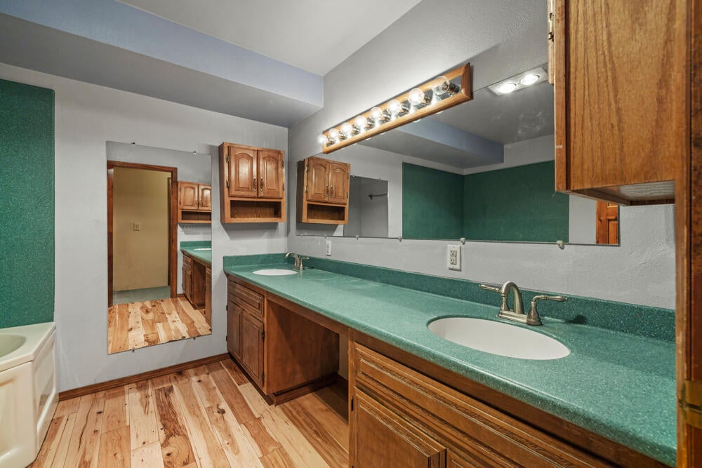 Klamath Falls, Oregon, 97601, United States, 4 Bedrooms Bedrooms, ,4 BathroomsBathrooms,Residential,For Sale,1804036