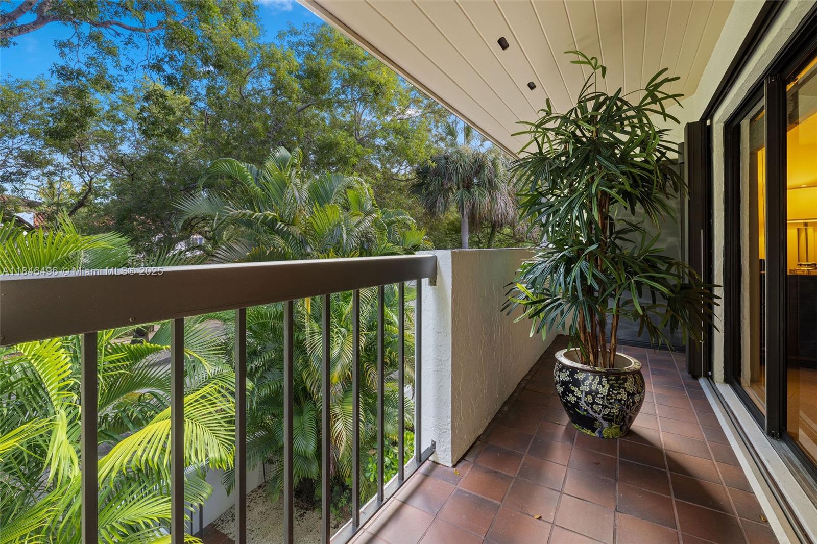 Coral Gables, Florida, 33134, United States, 2 Bedrooms Bedrooms, ,3 BathroomsBathrooms,Residential,For Sale,1901366