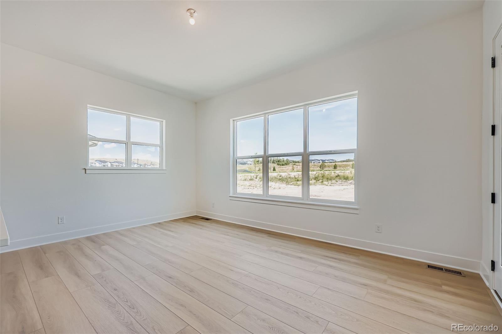Castle Rock, Colorado, 80104, United States, 2 Bedrooms Bedrooms, ,3 BathroomsBathrooms,Residential,For Sale,1828537