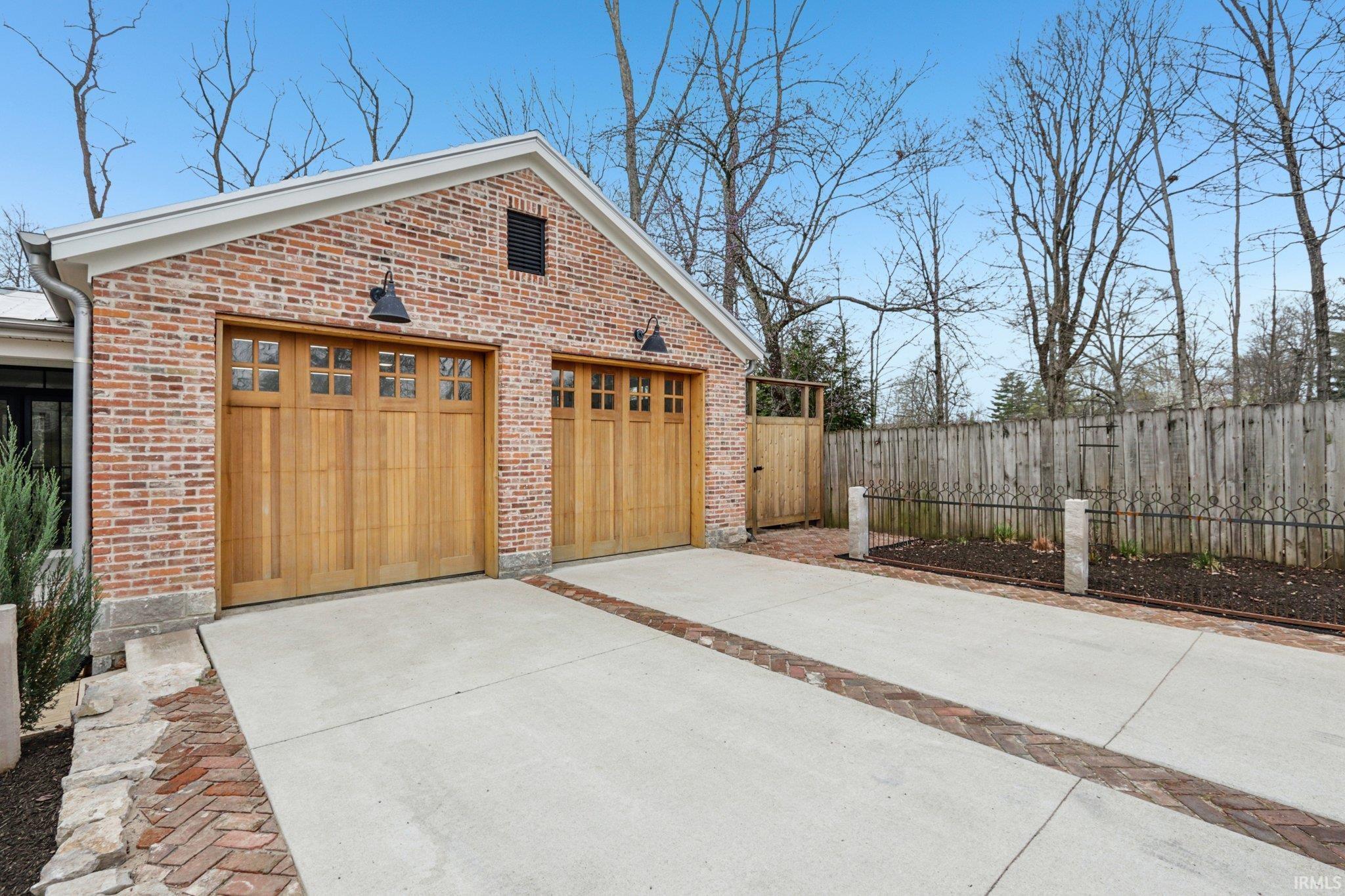 Bloomington, Indiana, 47401, United States, 4 Bedrooms Bedrooms, ,5 BathroomsBathrooms,Residential,For Sale,2032198