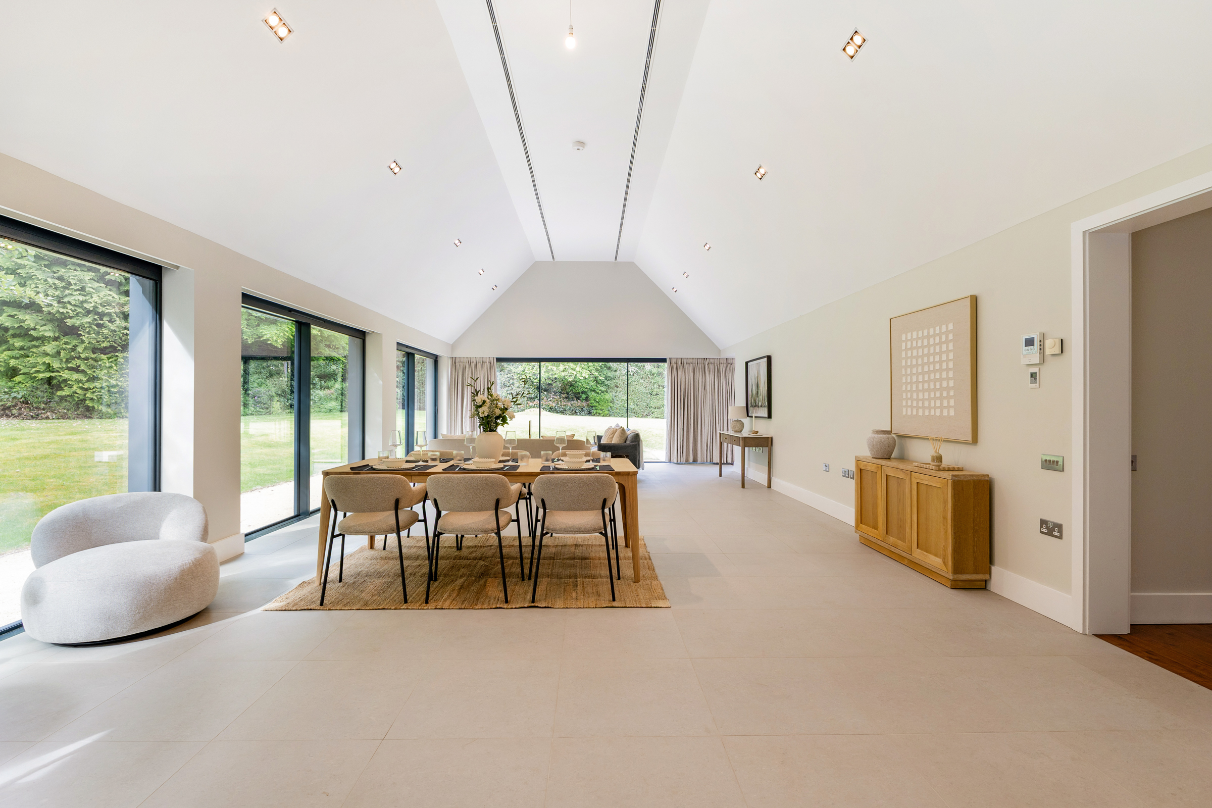  A Contemporary Five-Bedroom House with direct access onto Wentworth golf course - 物件實景