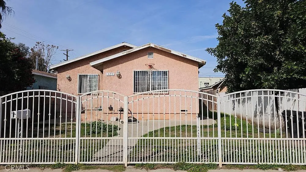 Los Angeles, California, 90011, United States, 2 Bedrooms Bedrooms, ,1 BathroomBathrooms,Residential,For Sale,1980316