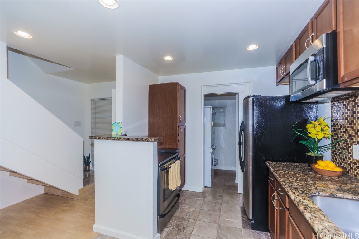 Kapolei, Hawaii, 96707, United States, 2 Bedrooms Bedrooms, ,2 BathroomsBathrooms,Residential,For Sale,1694503