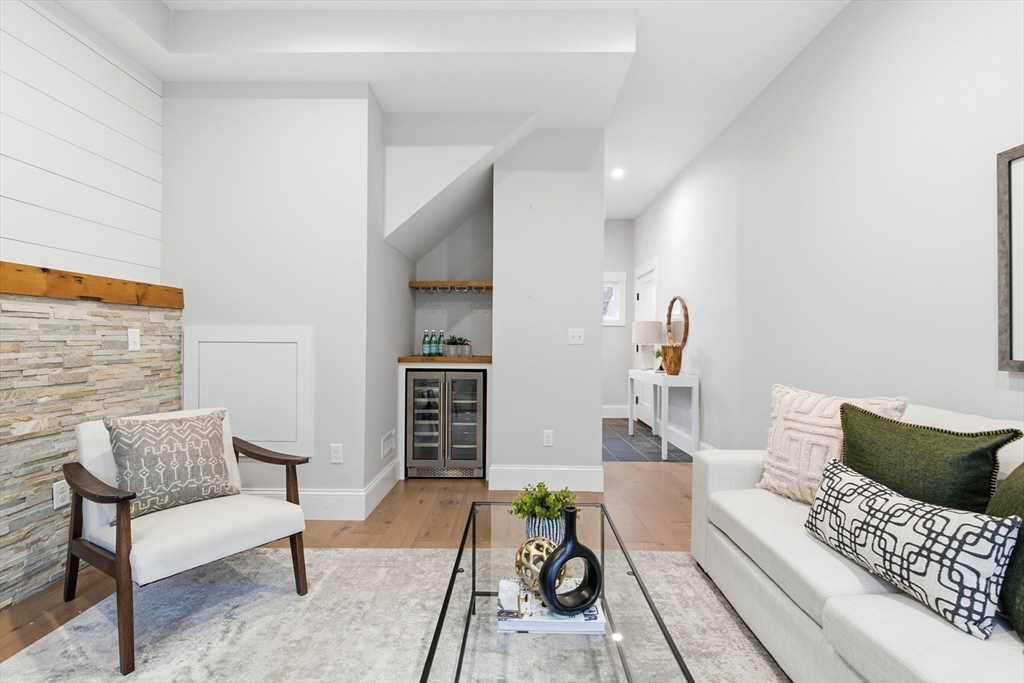 Hingham, Massachusetts, 02043, United States, 4 Bedrooms Bedrooms, ,3 BathroomsBathrooms,Residential,For Sale,1988064