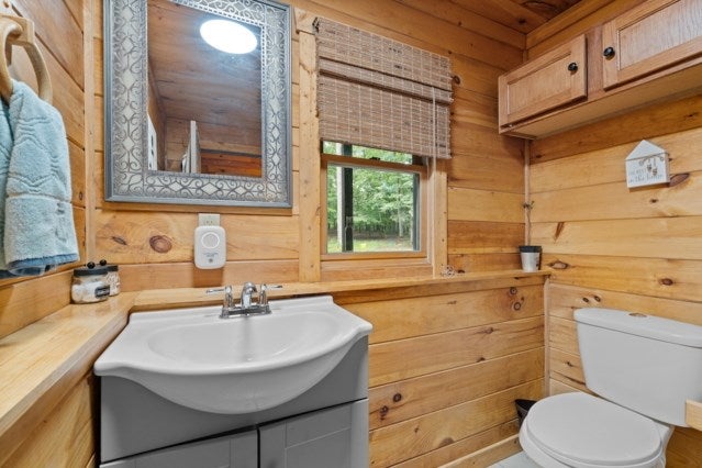 Ellijay, Georgia, 30540, United States, 4 Bedrooms Bedrooms, ,3 BathroomsBathrooms,Residential,For Sale,1910831