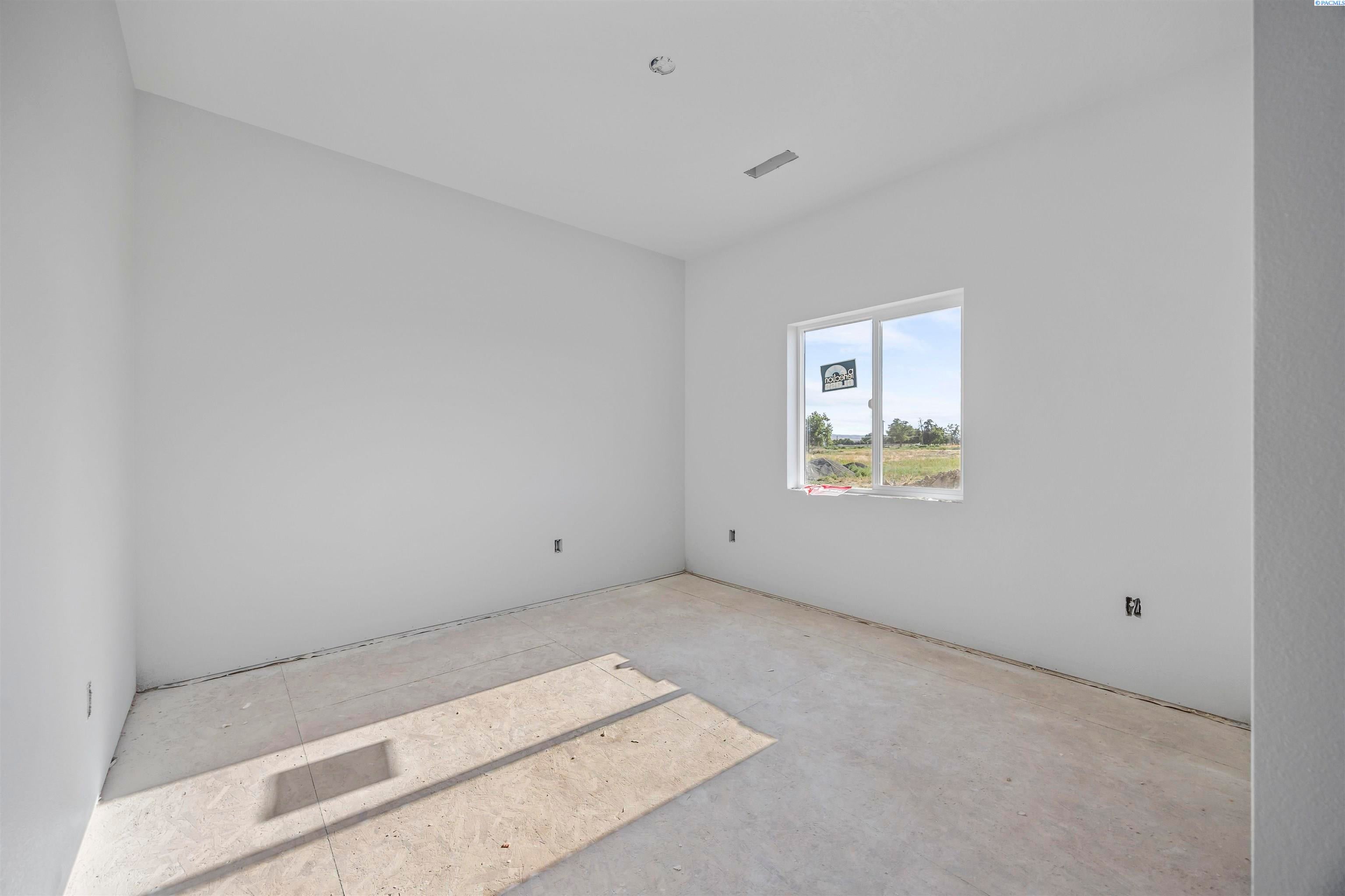 Prosser, Washington, 99350, United States, 4 Bedrooms Bedrooms, ,1 BathroomBathrooms,Residential,For Sale,1921234