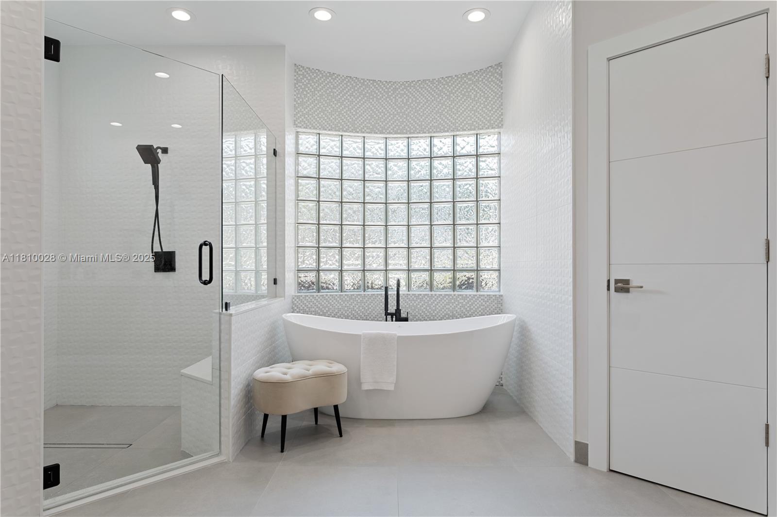 Weston, Florida, 33327, United States, 5 Bedrooms Bedrooms, ,5 BathroomsBathrooms,Residential,For Sale,1837536